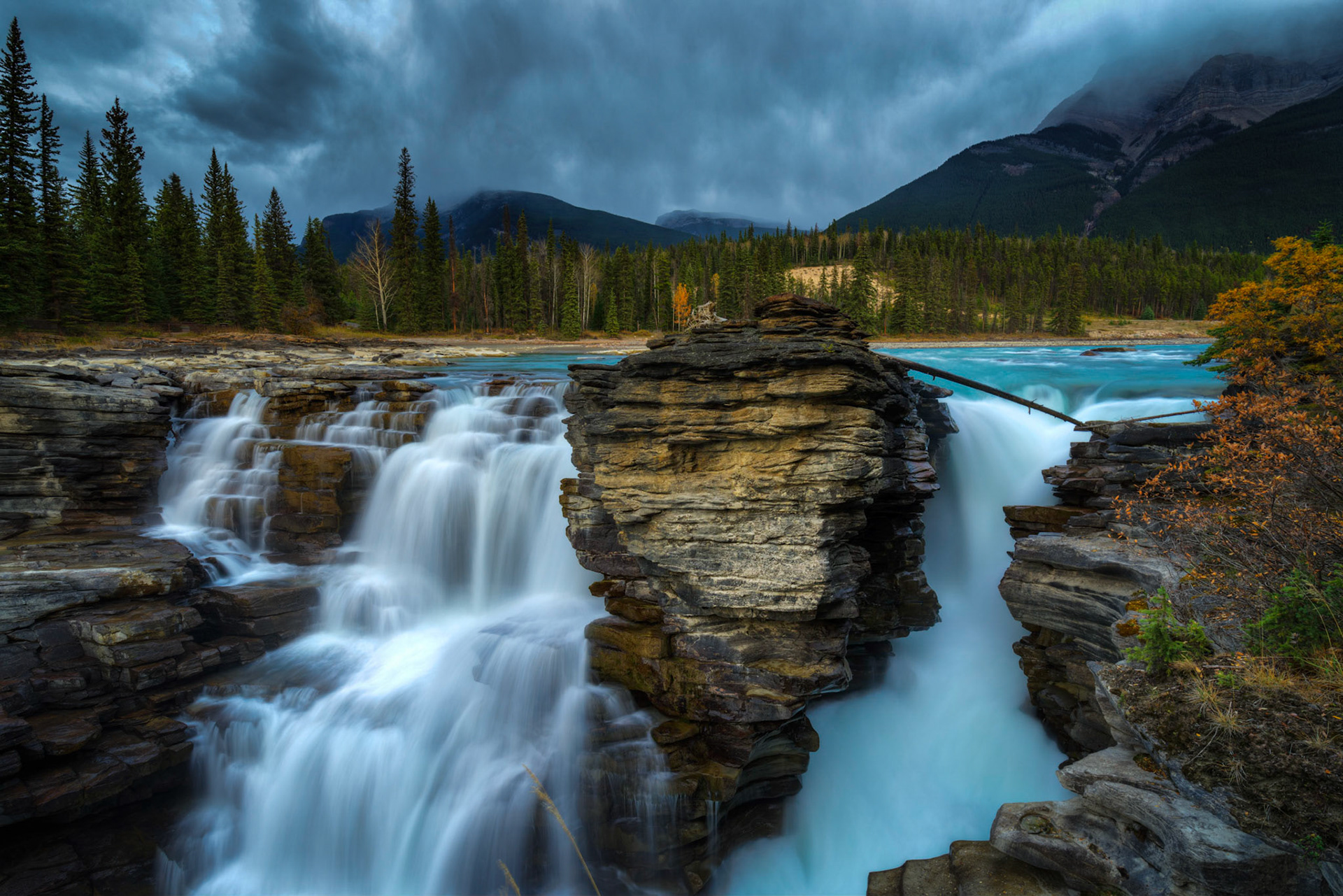 Athabasca Falls, on a cloudy autumn evening.Jasper National ParkAlberta, CanadaSeptember 23, 2016This is an HDR image consisting of 5 exposures merged in Photomatix Pro. Additional processing in Lightroom and Photoshop.PENTAX K-1, HD PENTAX-D FA 15-30mm F2.8ED SDM WRISO 100 15 mm  0.5 sec at ƒ / 16