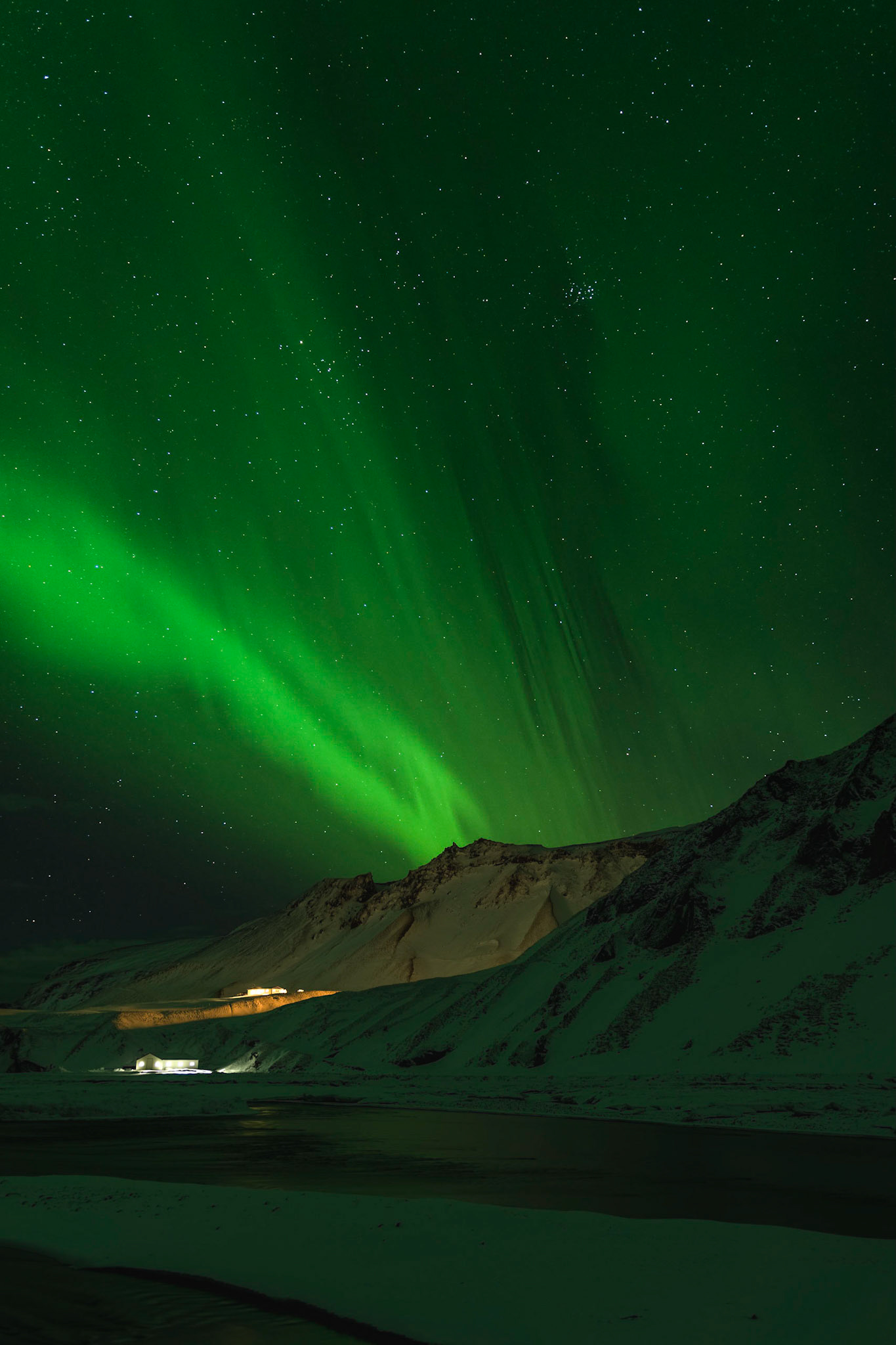 Aurora Borealis near Vík.Vík, Suðerland, IcelandFebruary 11, 2016PENTAX K-3, Sigma 18-35mm f/1.8 DC HSM ArtISO 800 19 mm  8.0 sec at ƒ / 1.8