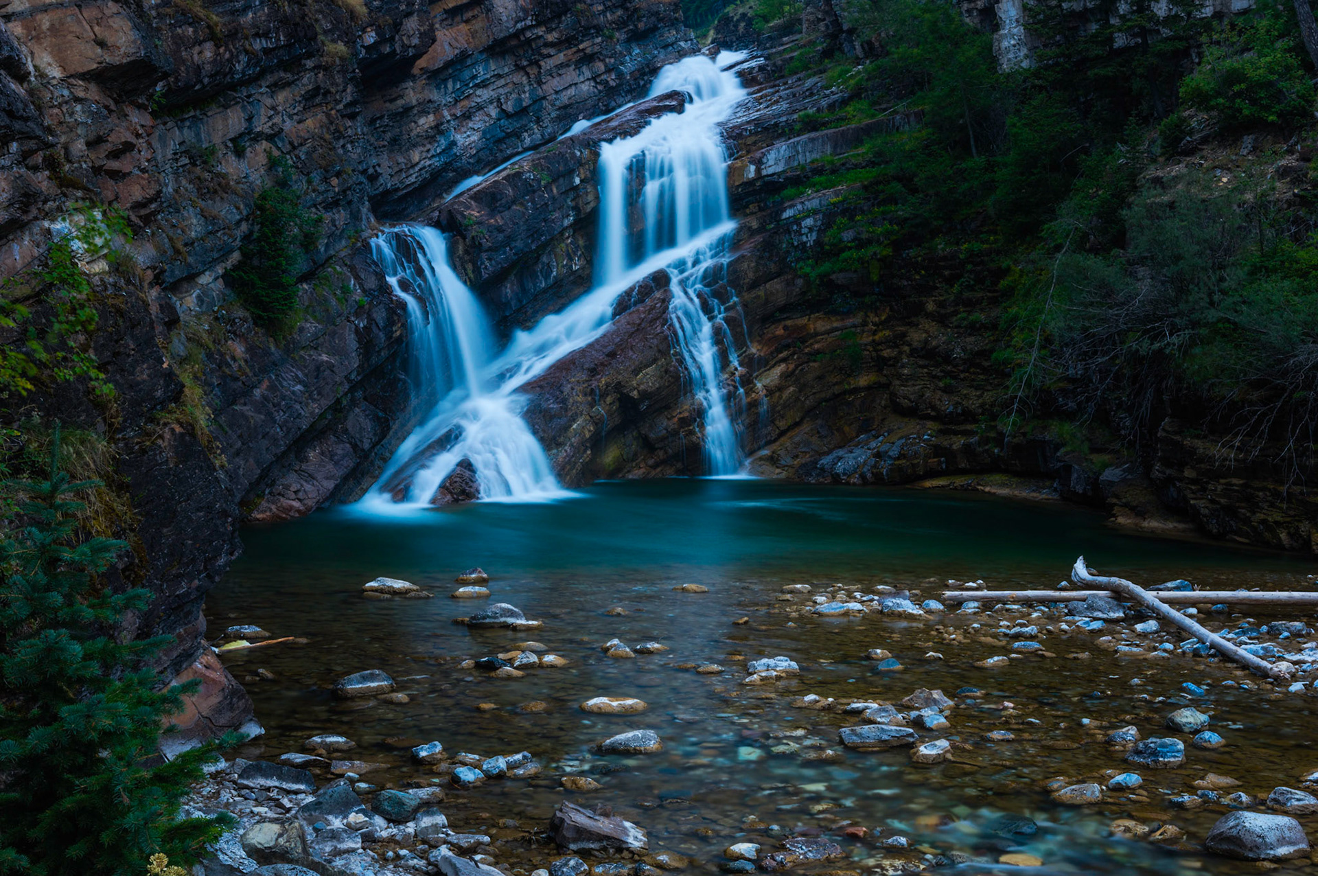 Cameron FallsWaterton Lakes National ParkAugust 3, 2015PENTAX K-3, Sigma 18-35mm f/1.8 DC HSM ArtISO 100 29 mm  30.0 sec at ƒ / 11