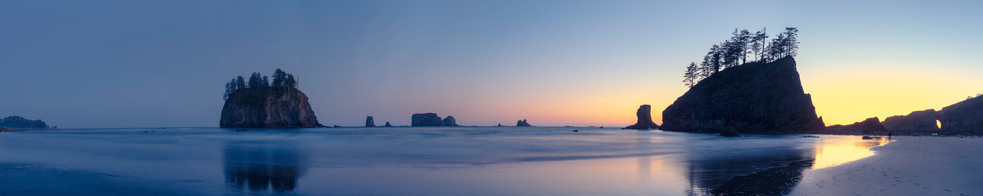 After sundown at Second Beach.Olympic National ParkWashingtonAugust 3, 2016This is a panoramic images consisting of 6 frames stitched in Photoshop. Additional processing in Lightroom and Photoshop.PENTAX K-1, HD PENTAX-D FA 15-30mm F2.8ED SDM WRISO 100 26 mm  13.0 sec at ƒ / 16