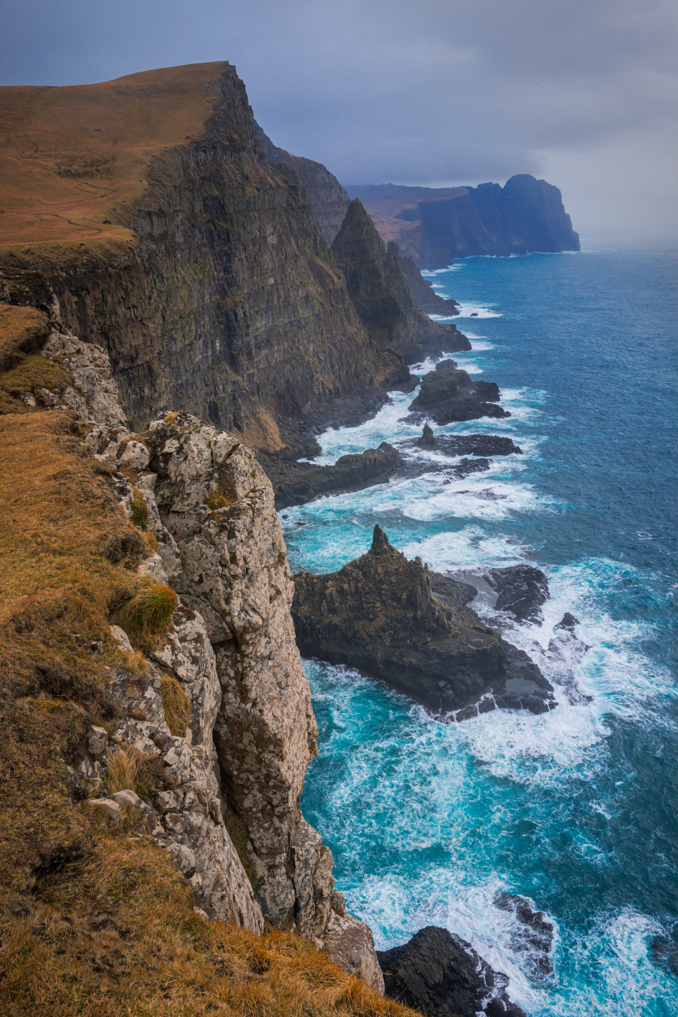 Western coastline of SuðuroySuðuroy, Faroe IslandsMarch 25, 2019Pentax K-1, TAMRON 28-300mm F3.5-6.3 Ultra zoom XRISO 100 28 mm  ¹⁄₅₀ sec at ƒ / 18