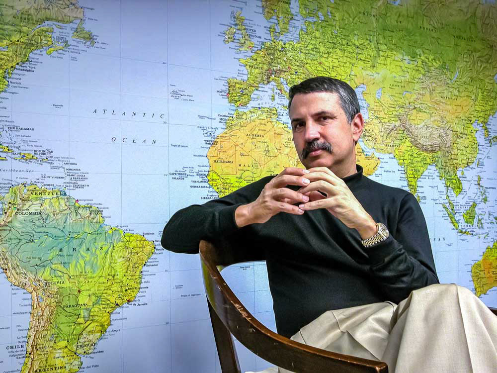 New York Times columnist and author Thomas Friedman in the newspaper's Washington, DC bureau, August 28, 2002