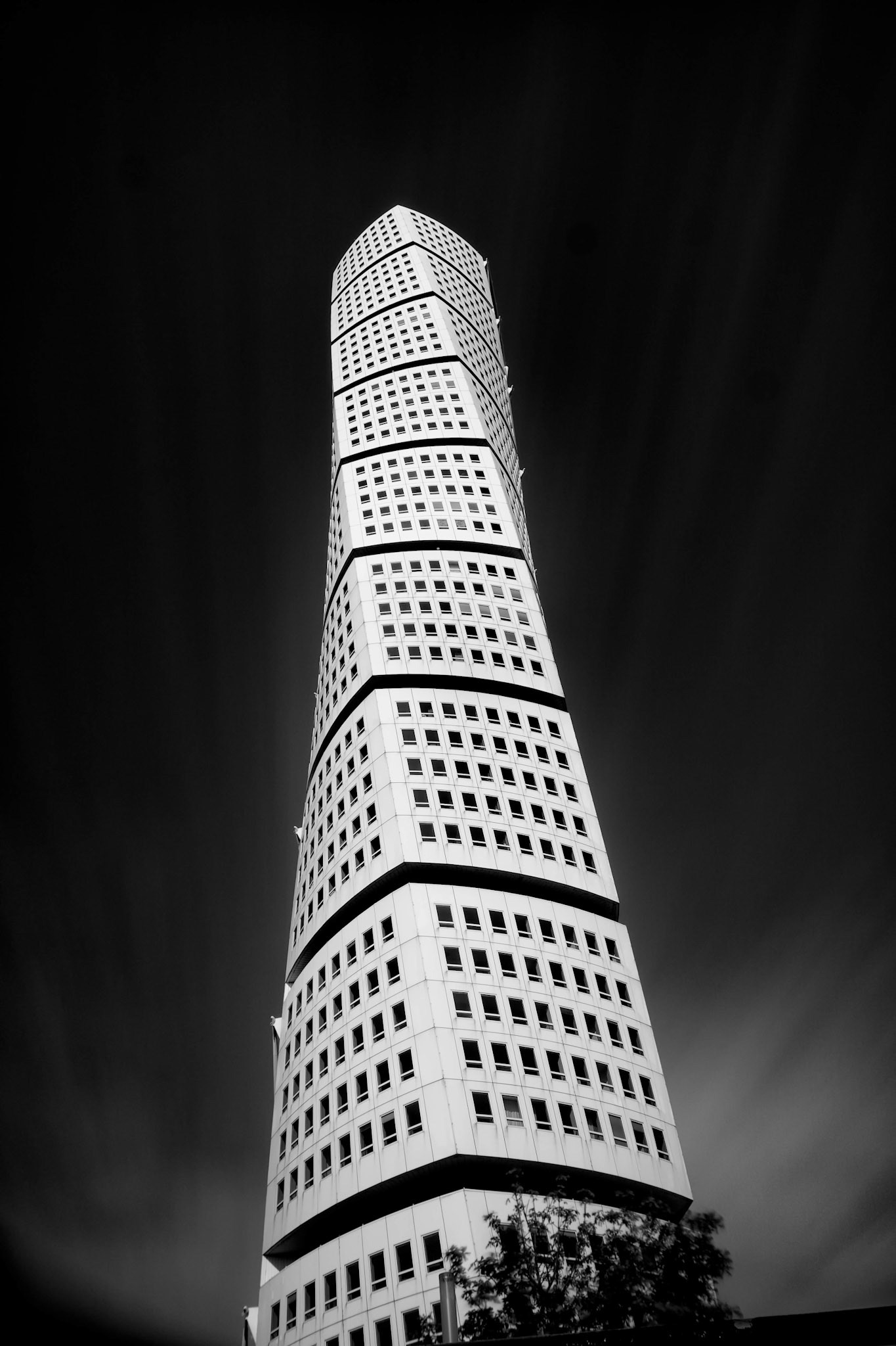 The Turning Torso is a residential skyscraper in Malmö, Sweden. It towers 190m high and was completed in 2005.This photo is a 263s long exposure with a stacked 10-stop and 6-stop ND filter. The weather was sunny but bearable - taking this kind of photo in Singapore in the daytime is tough!