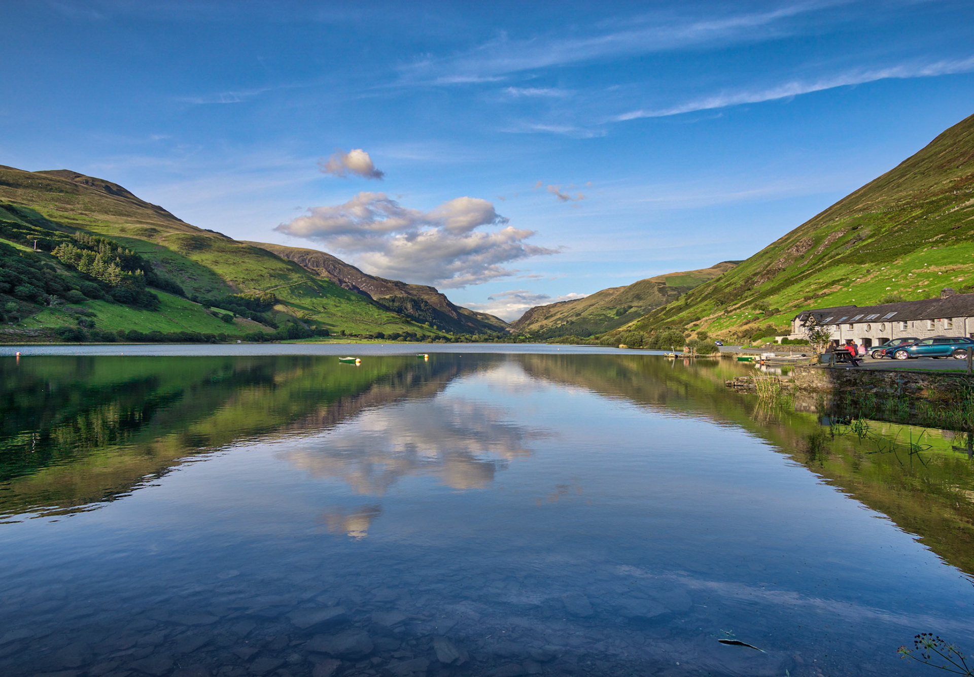 Also known as Llyn Mwyngil. I stayed at a hotel in this area with my family and this lake was one of the highlights. Probably one of the most picturesque places I've been to!