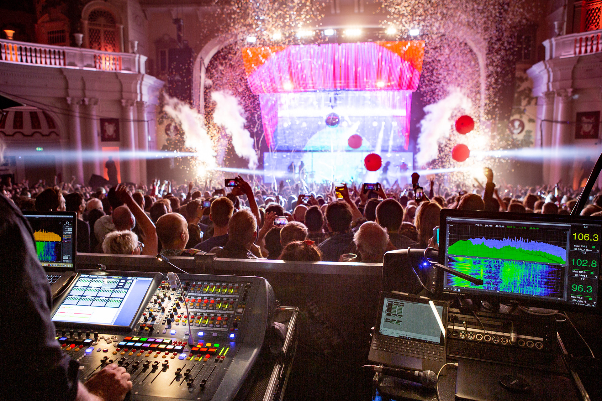 System Tech, The Flaming Lips @ Brixton Academy 2019