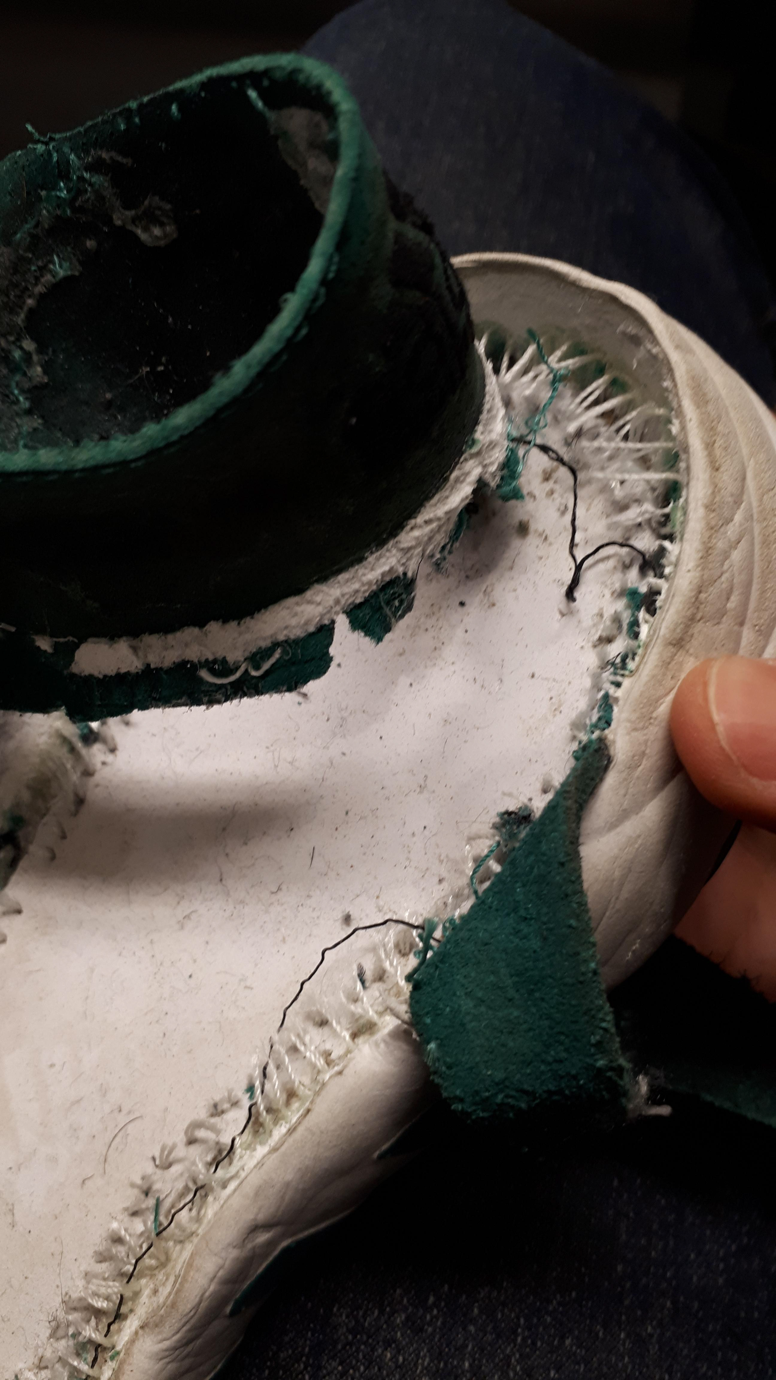 Detaching the upper from the sole