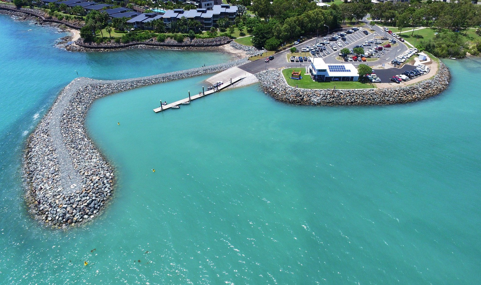 Aerial photograph of the new New breakwater and floating walkway at boat ramp Whisper Bay, Cannonvale