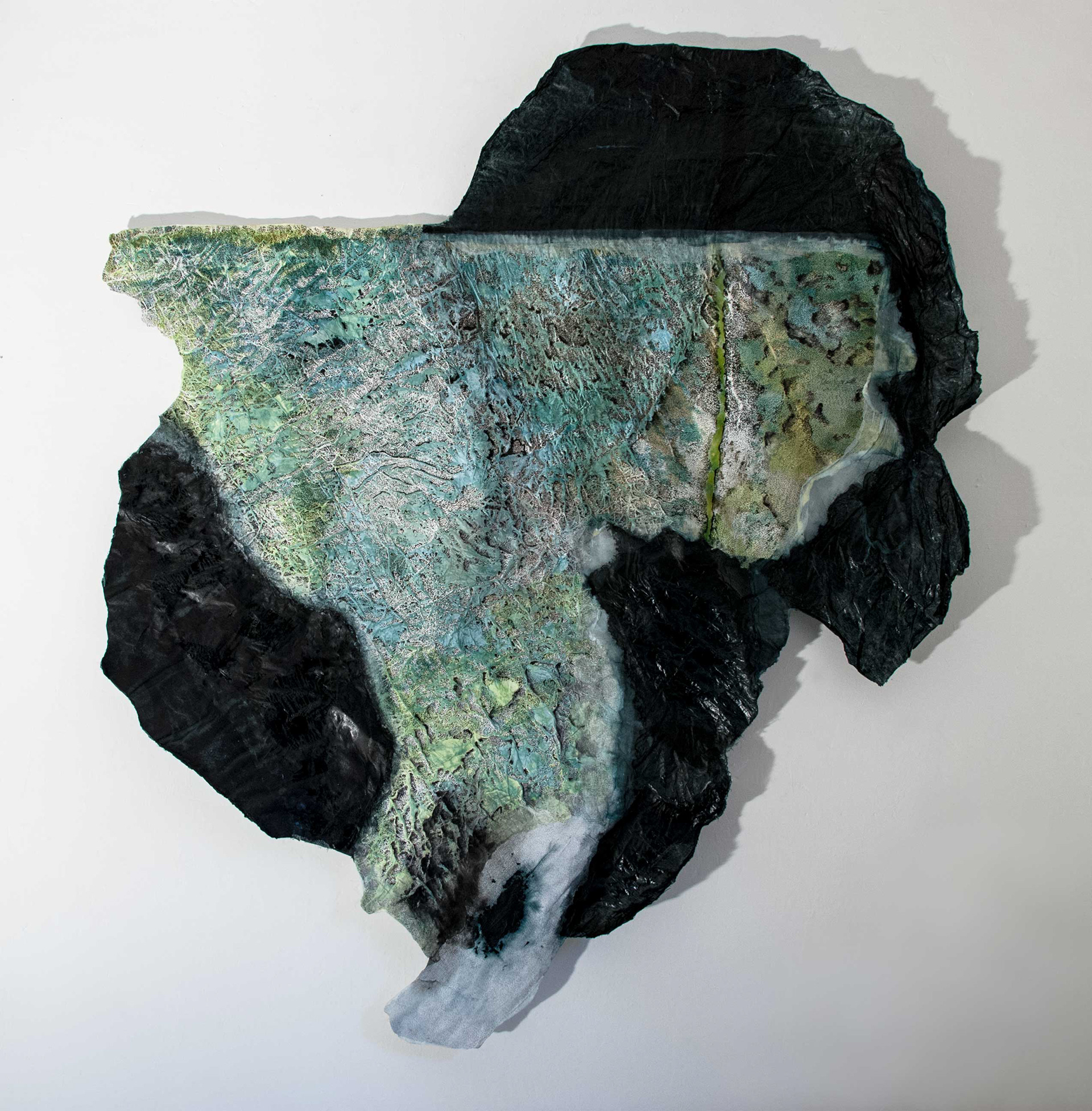 Borderland 01 2018 200x175cm/ shaped paper/ mixed media