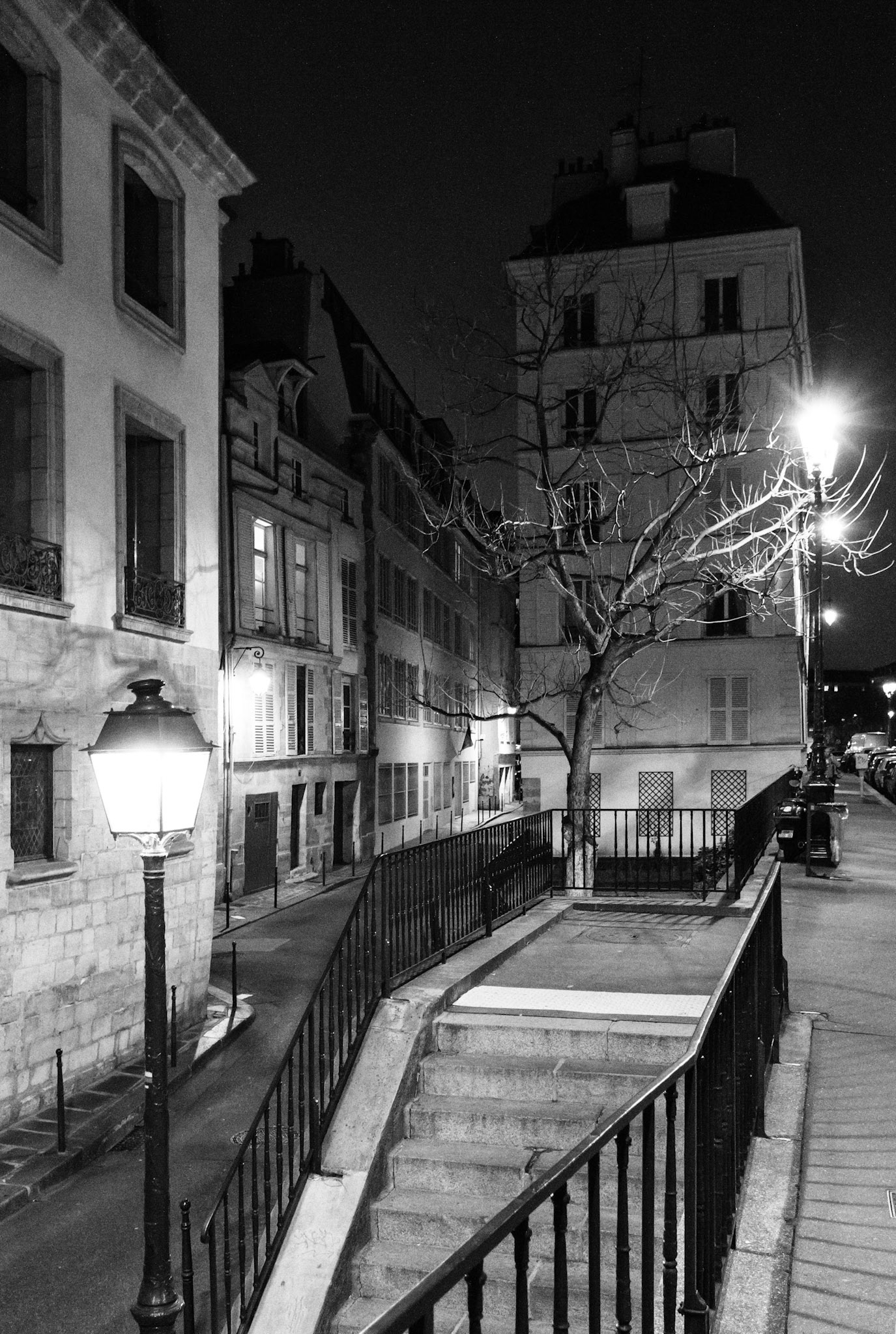 Paris : île de la Cité - rue des Ursins