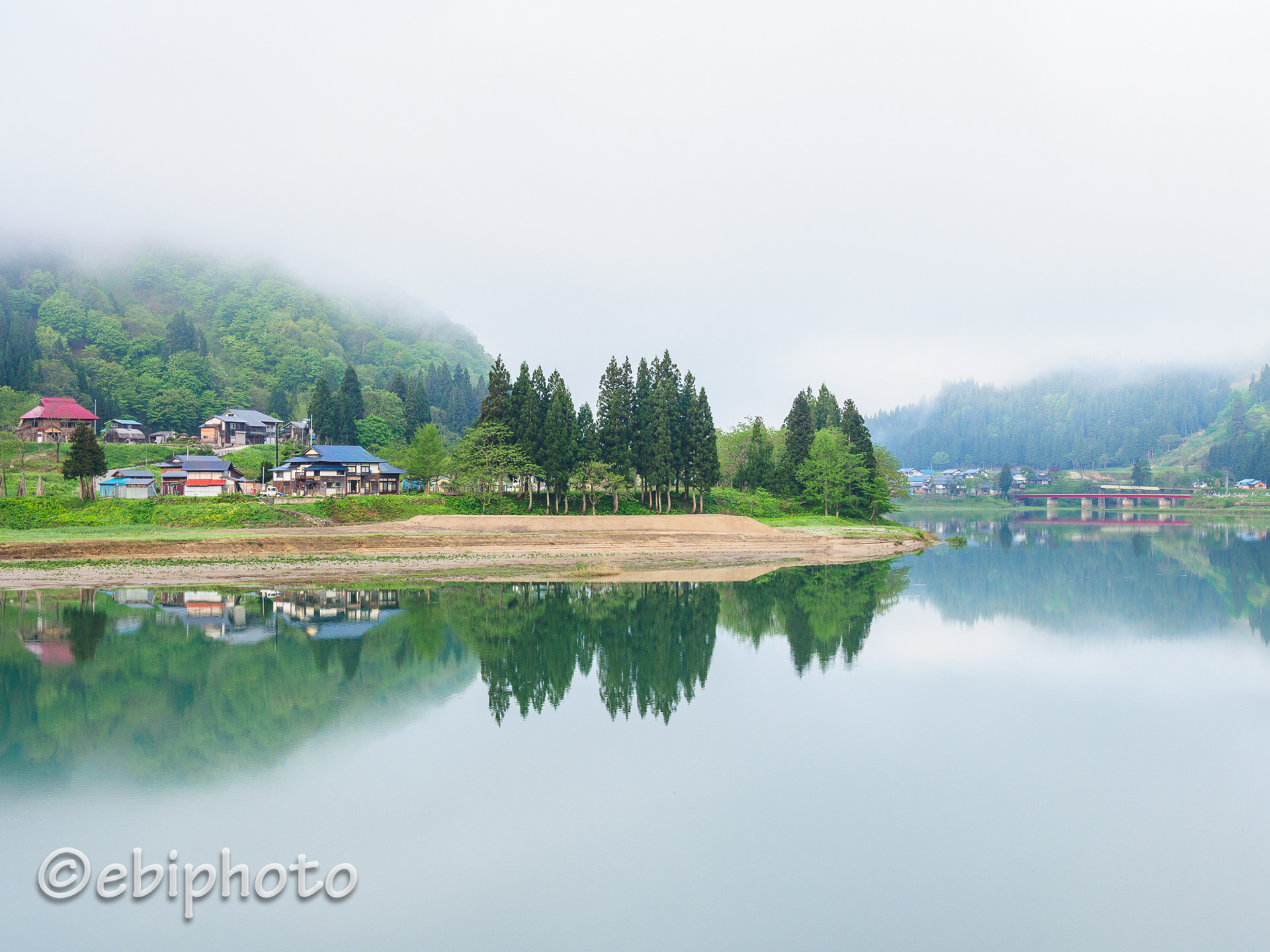 只見川