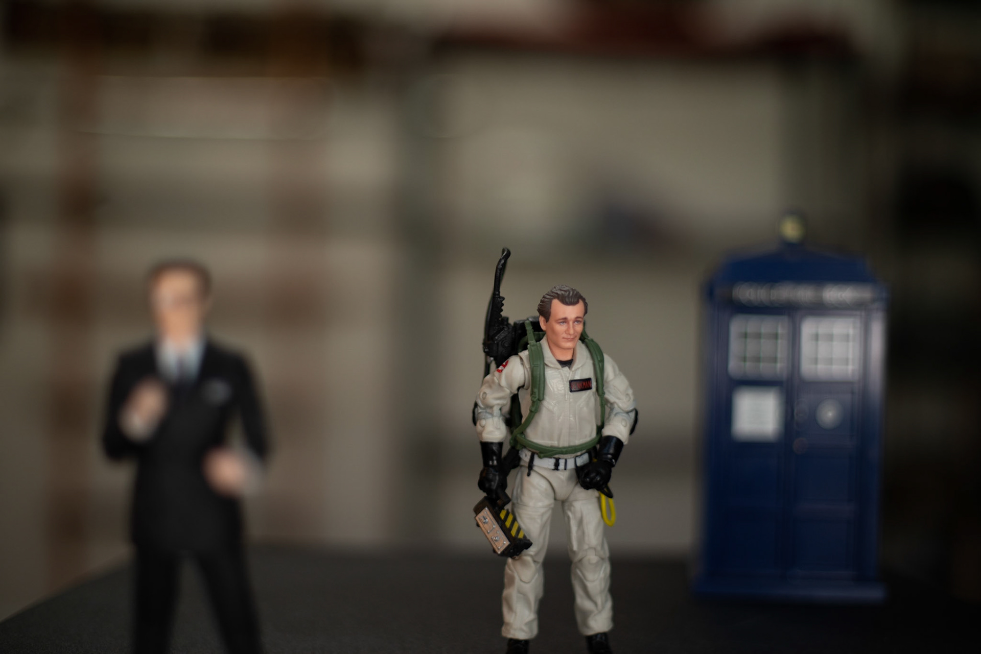 Middle Figure in Focus on F 1.4