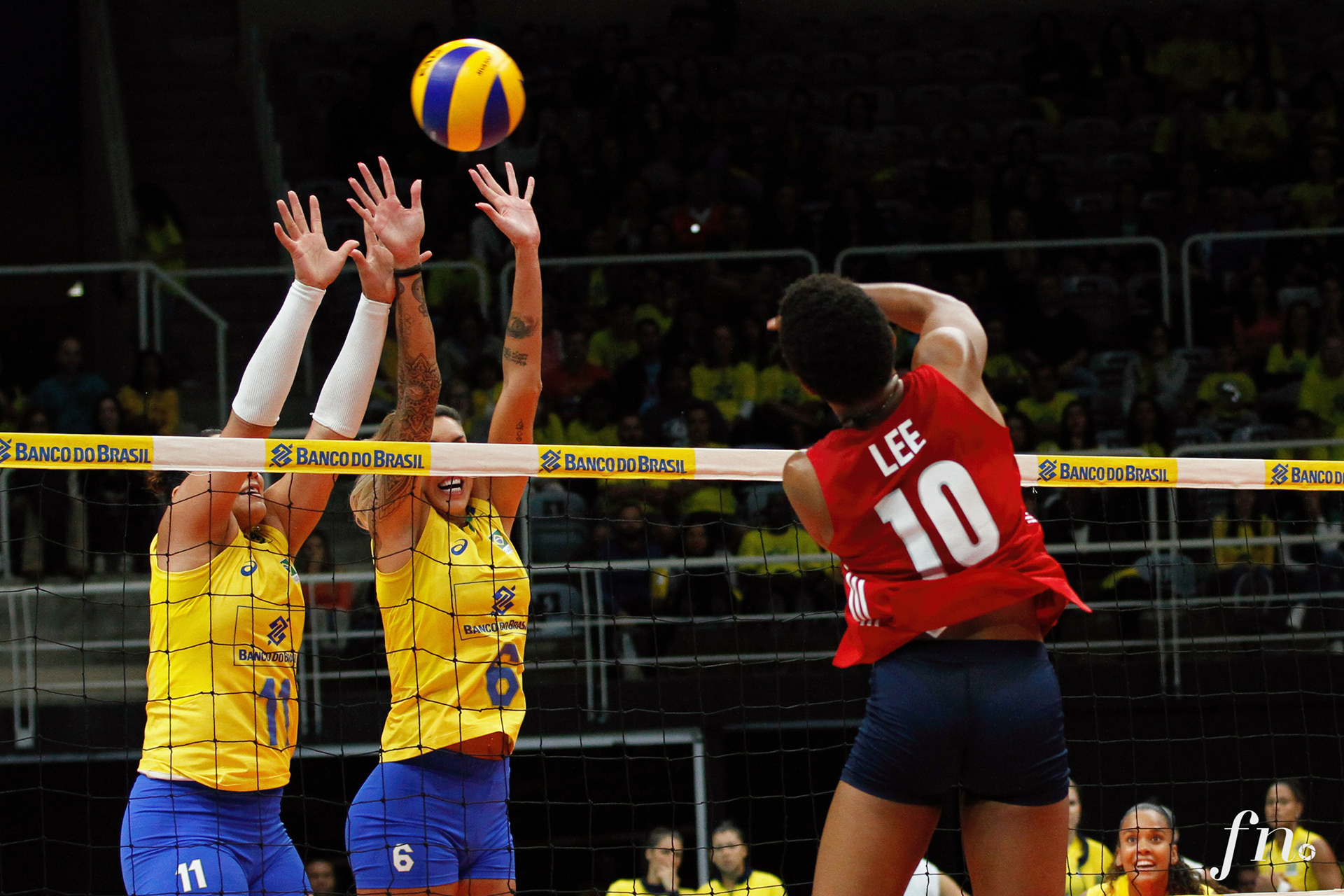 Vôlei Internacional (feminino) - Amistoso Brasil x Estados Unidos - Foto: Fred Nogueira