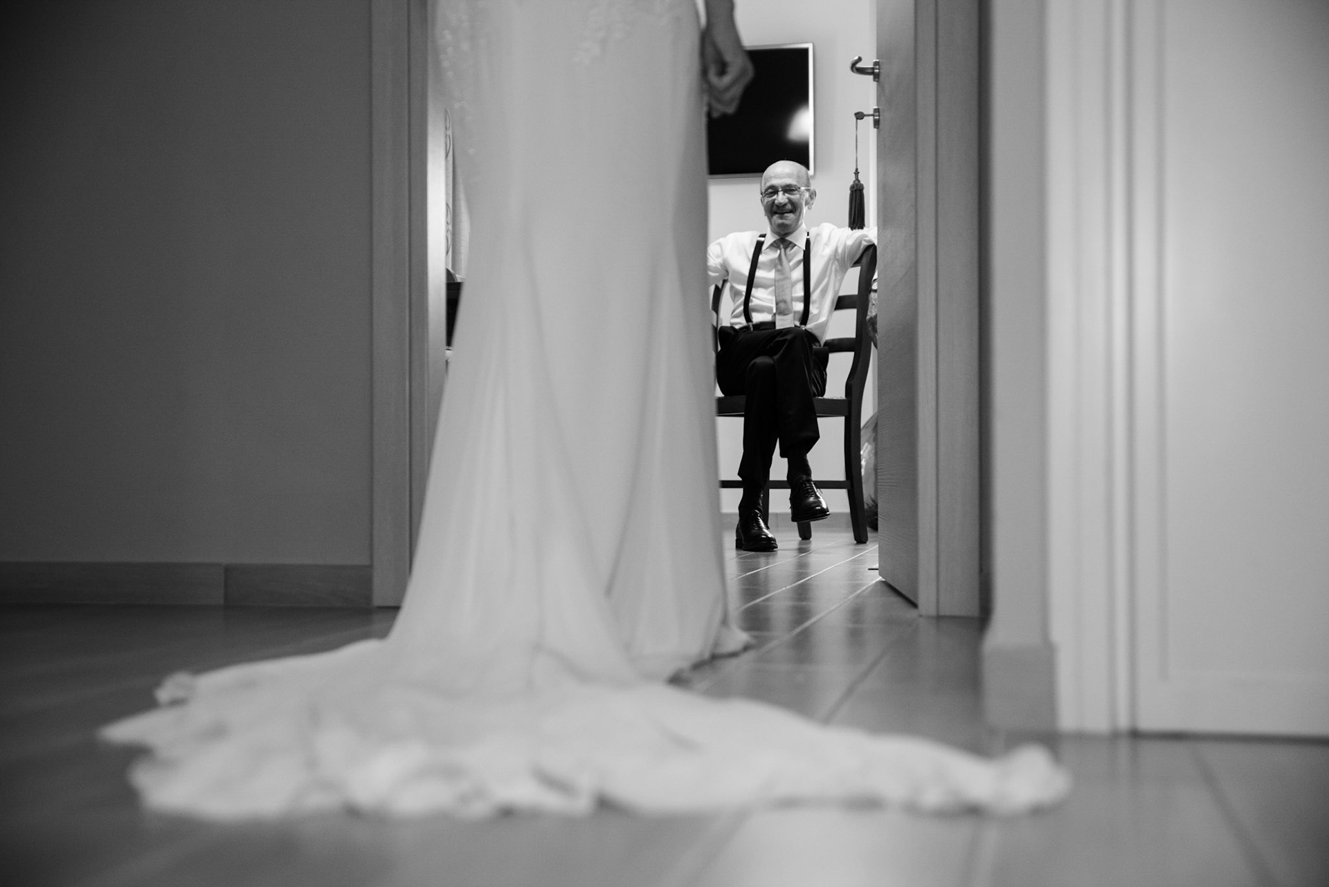 Sotto il vigile occhio del padre