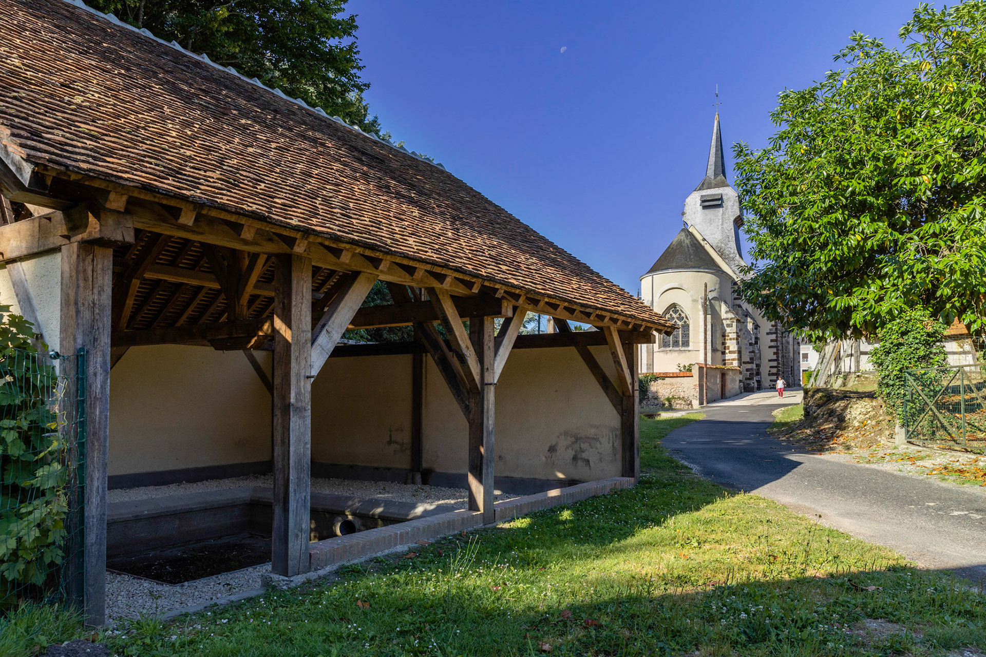 Lavoir et Eglise de Concressault