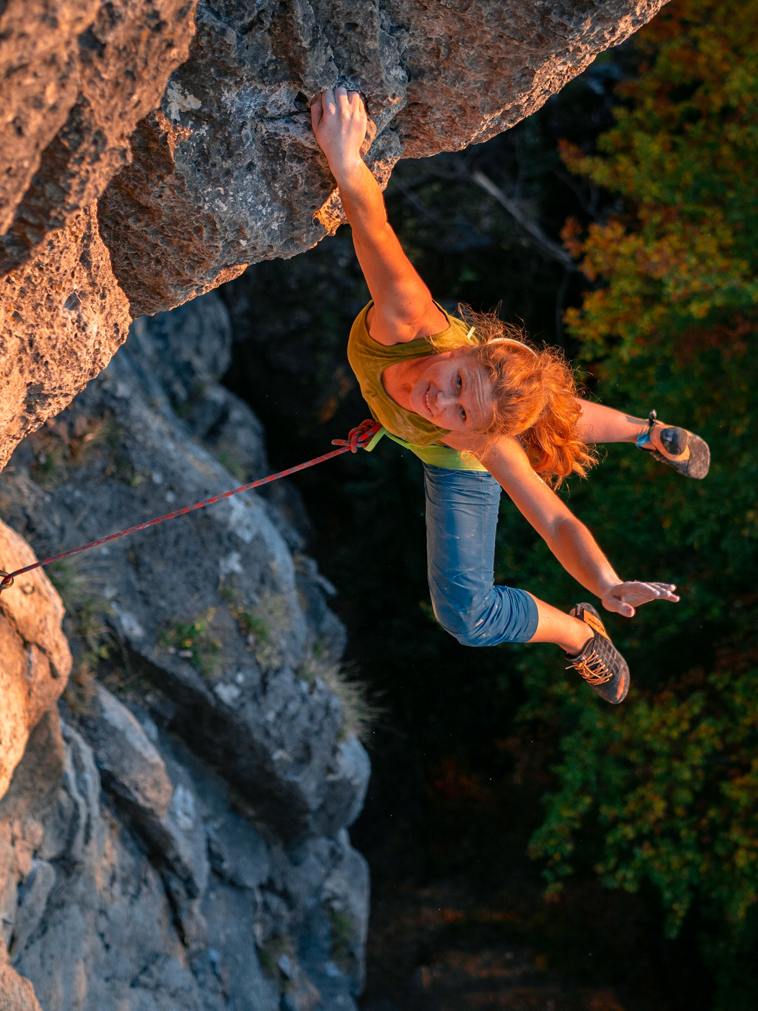Der weltberühmte "Kurt-Albert-Gedächtnis-Bierhenkel" in der Route "Devils Crack", Frankenjura