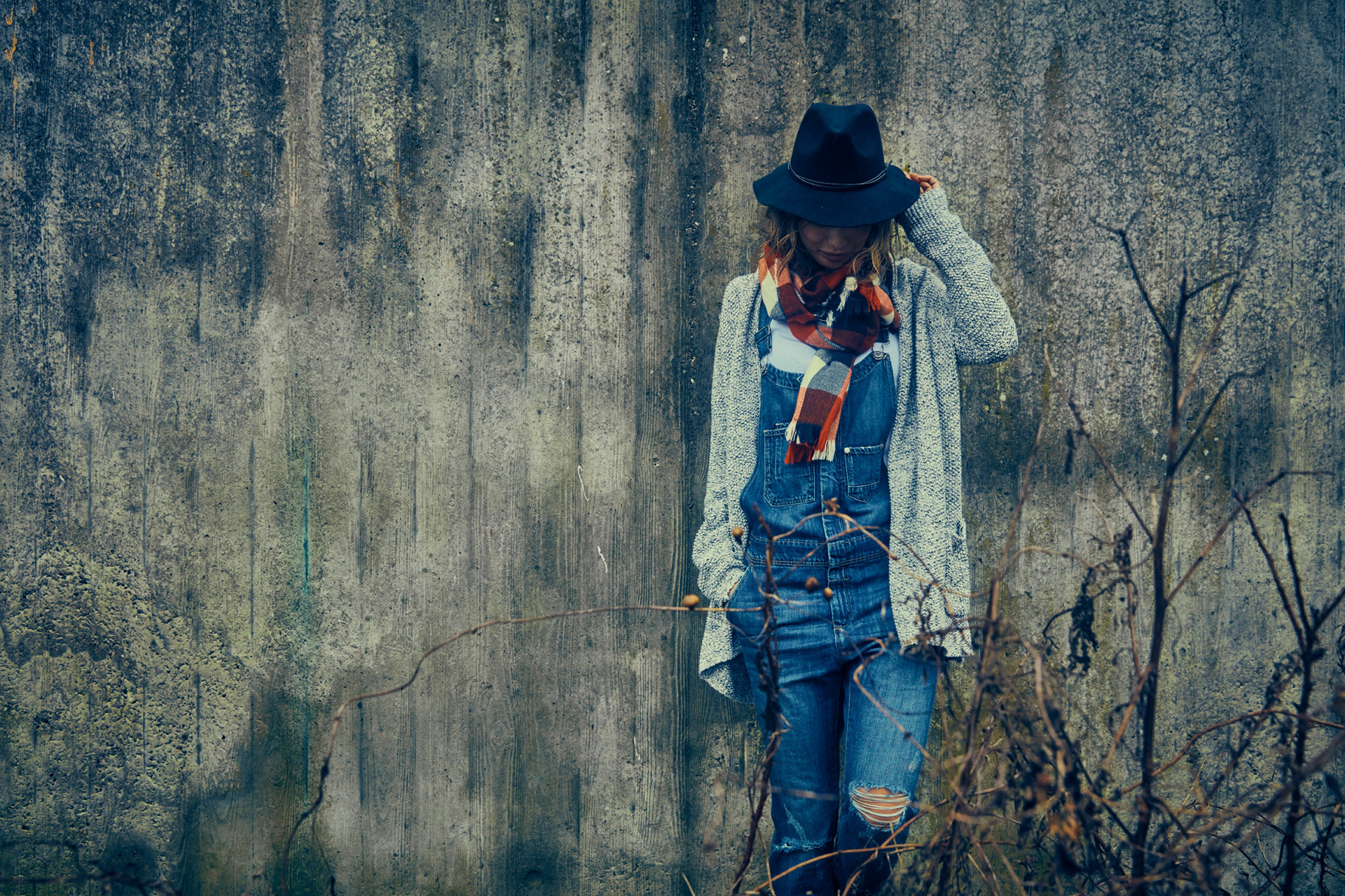 Walking on denim, lifestyle, people, photography, styling, www.berndopitz.com, © Bernd Opitz