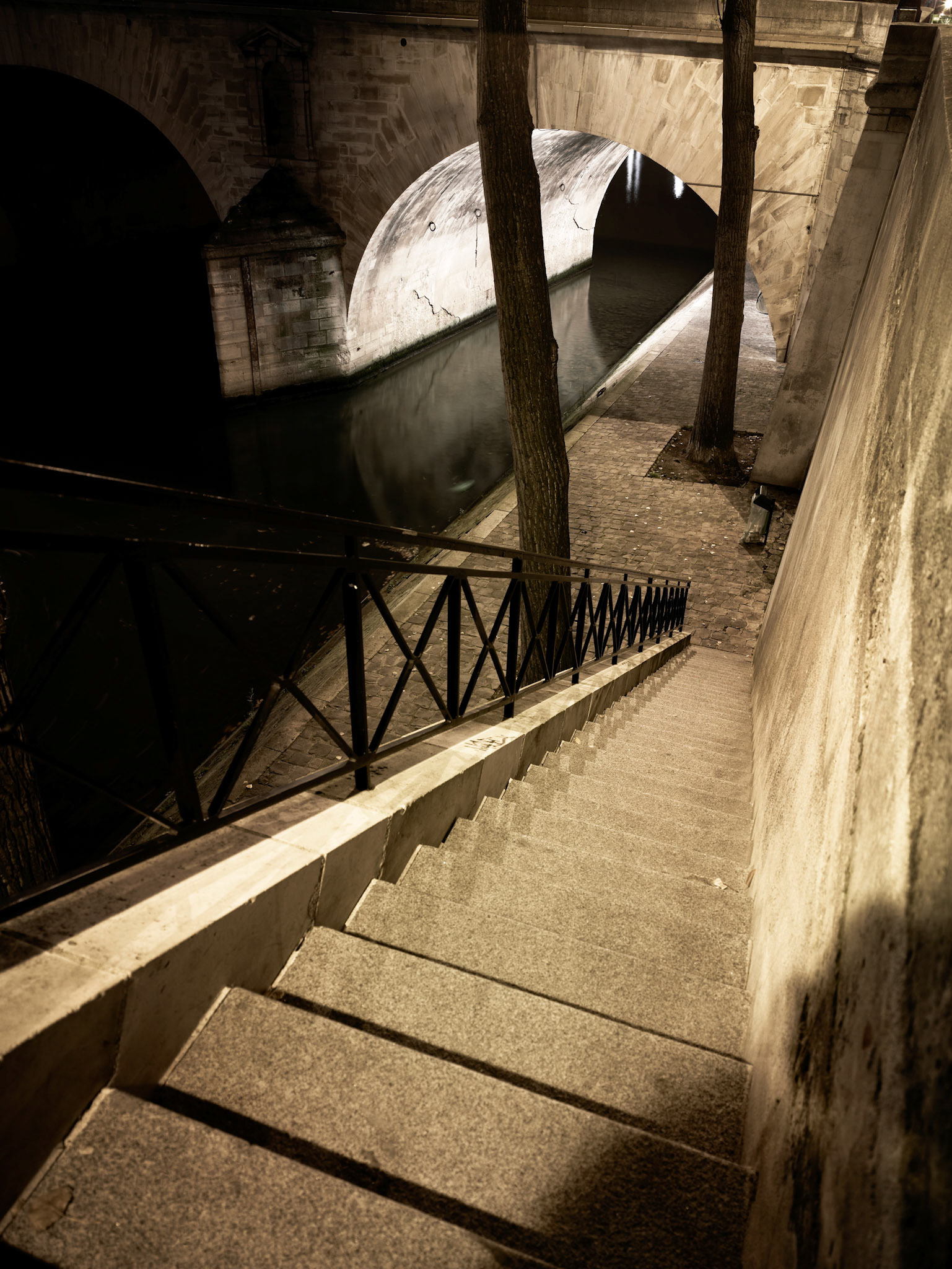 Style: "nuit paris"