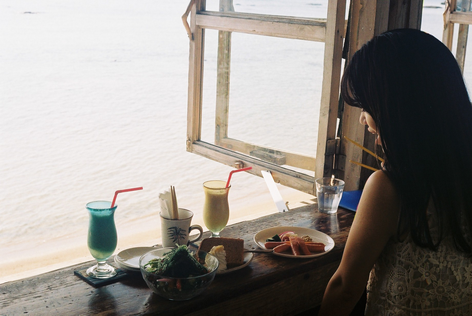 Dining with a view - 浜辺の茶屋