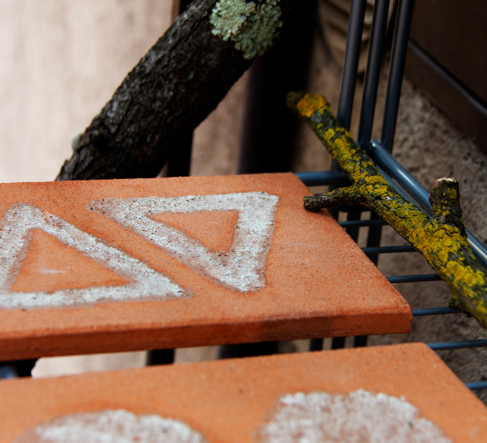 Grown pattern on ceramic brick sample