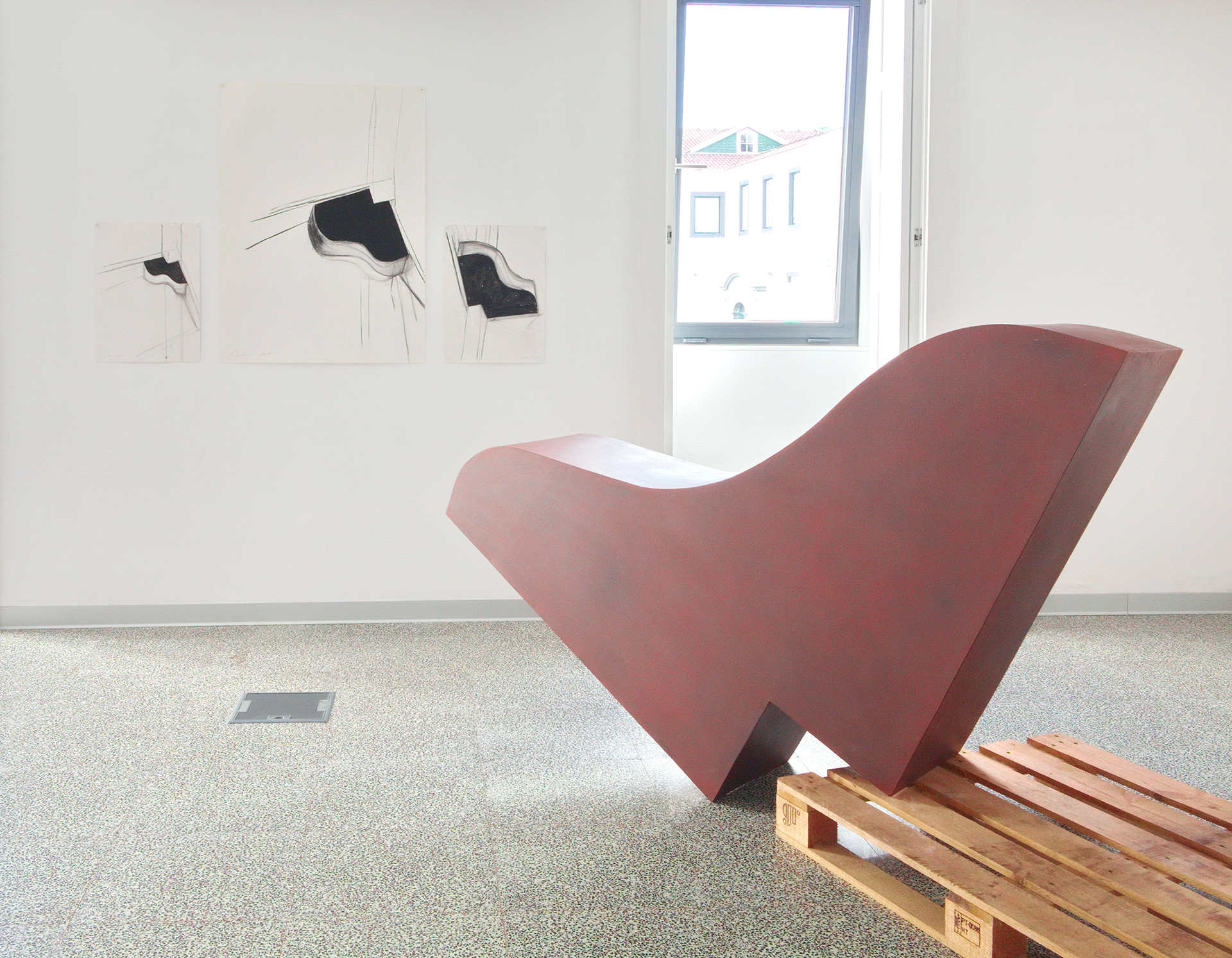 SUPPORT 2014 - plywood, paint,  pallet - exhib. Casa Arriaga Horta/Faial 2015