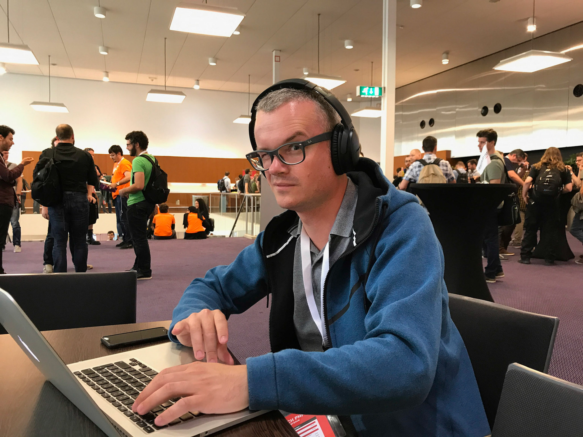 Thijs reviews video footage