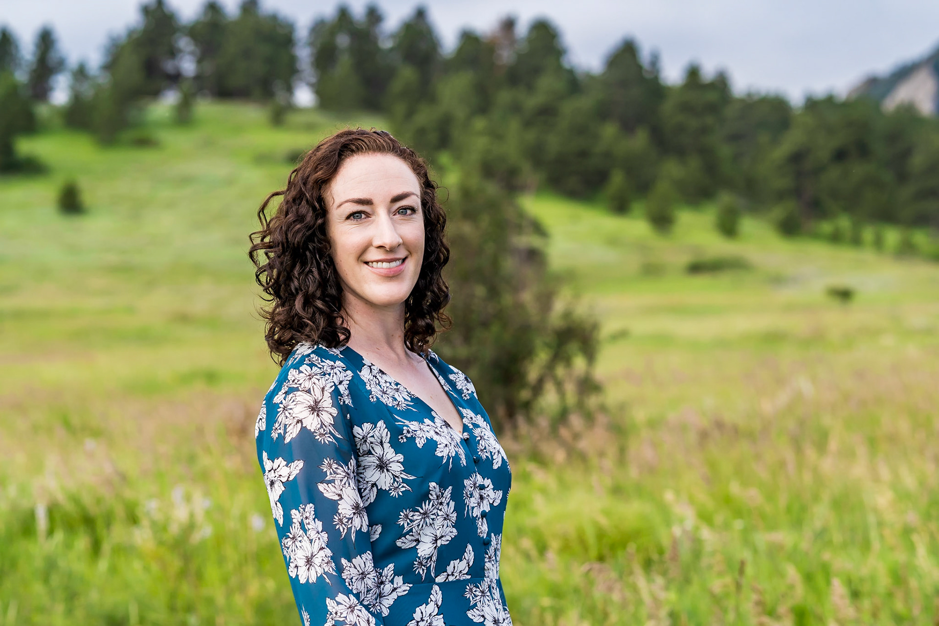 Fun, easy outdoor headshots at Chautauqua in Boulder, CO by Bonnie Photo
