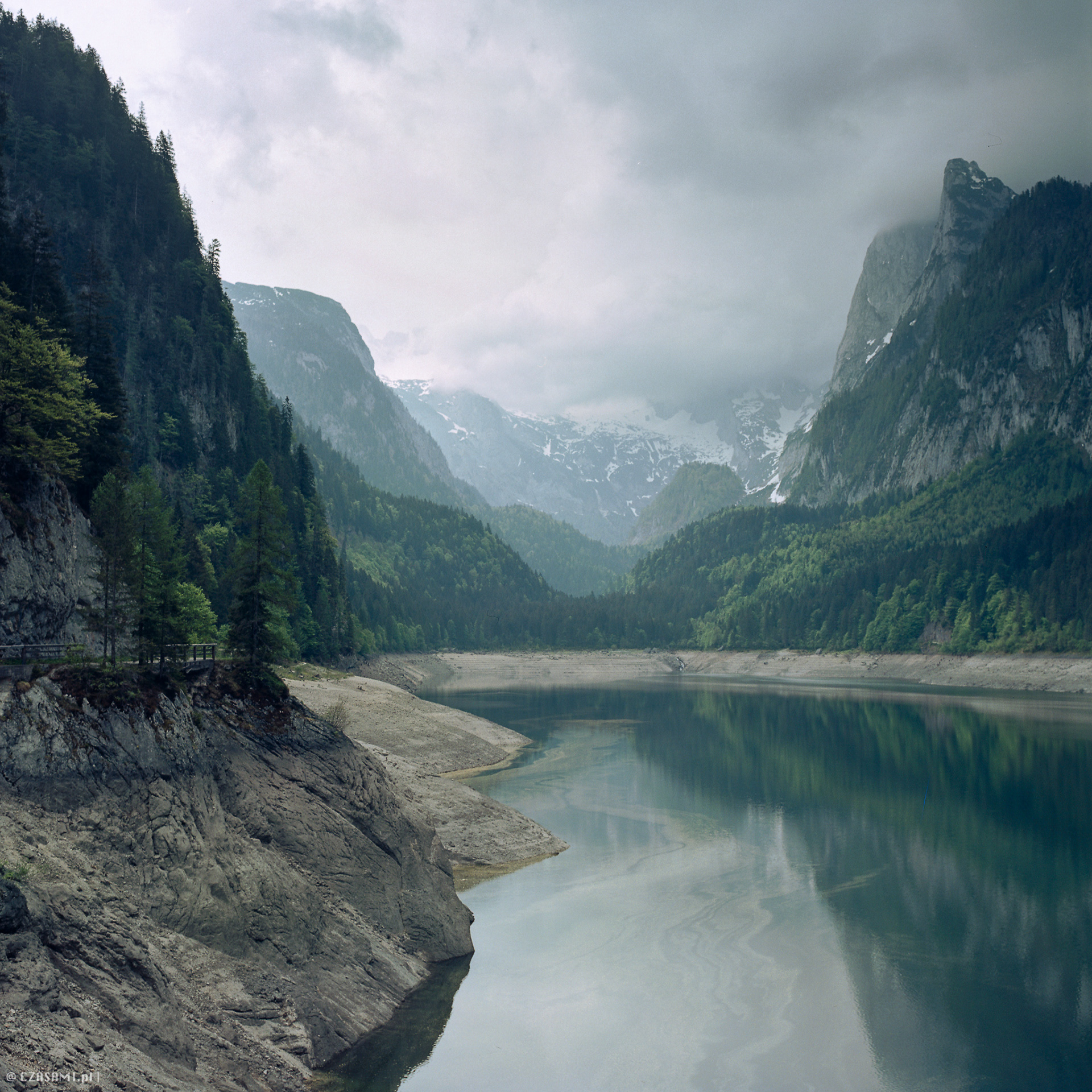 Gosausee. Austria . Hasselblad 500C. Kodak Portra 160. Fotografia analogowa CZASAMI.pl.
