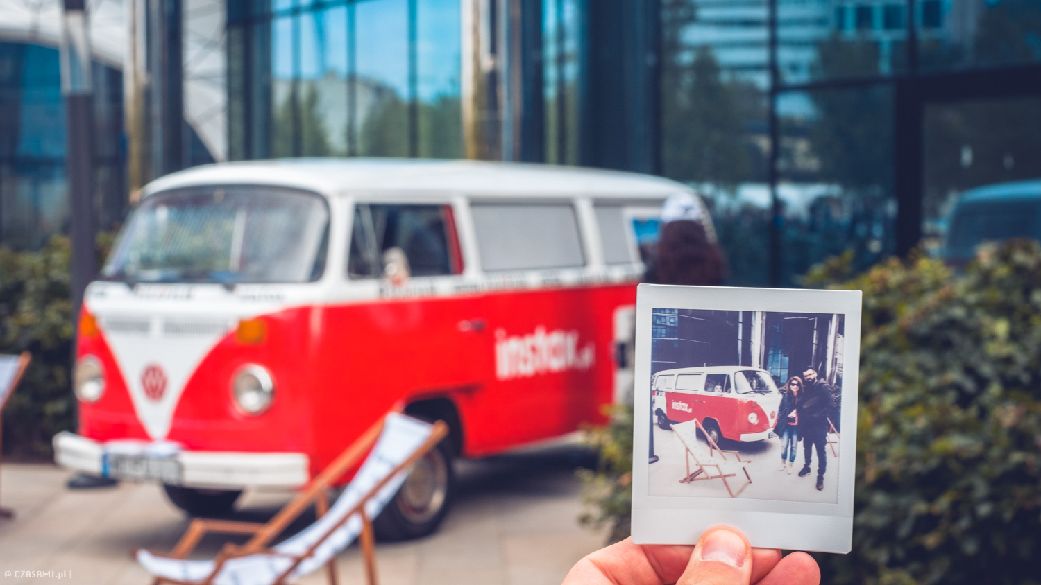 fujifilm polska, instax. kawa i samochody plac europejski. fotografia motoryzacyjna CZASAMI.pl. Warszawa