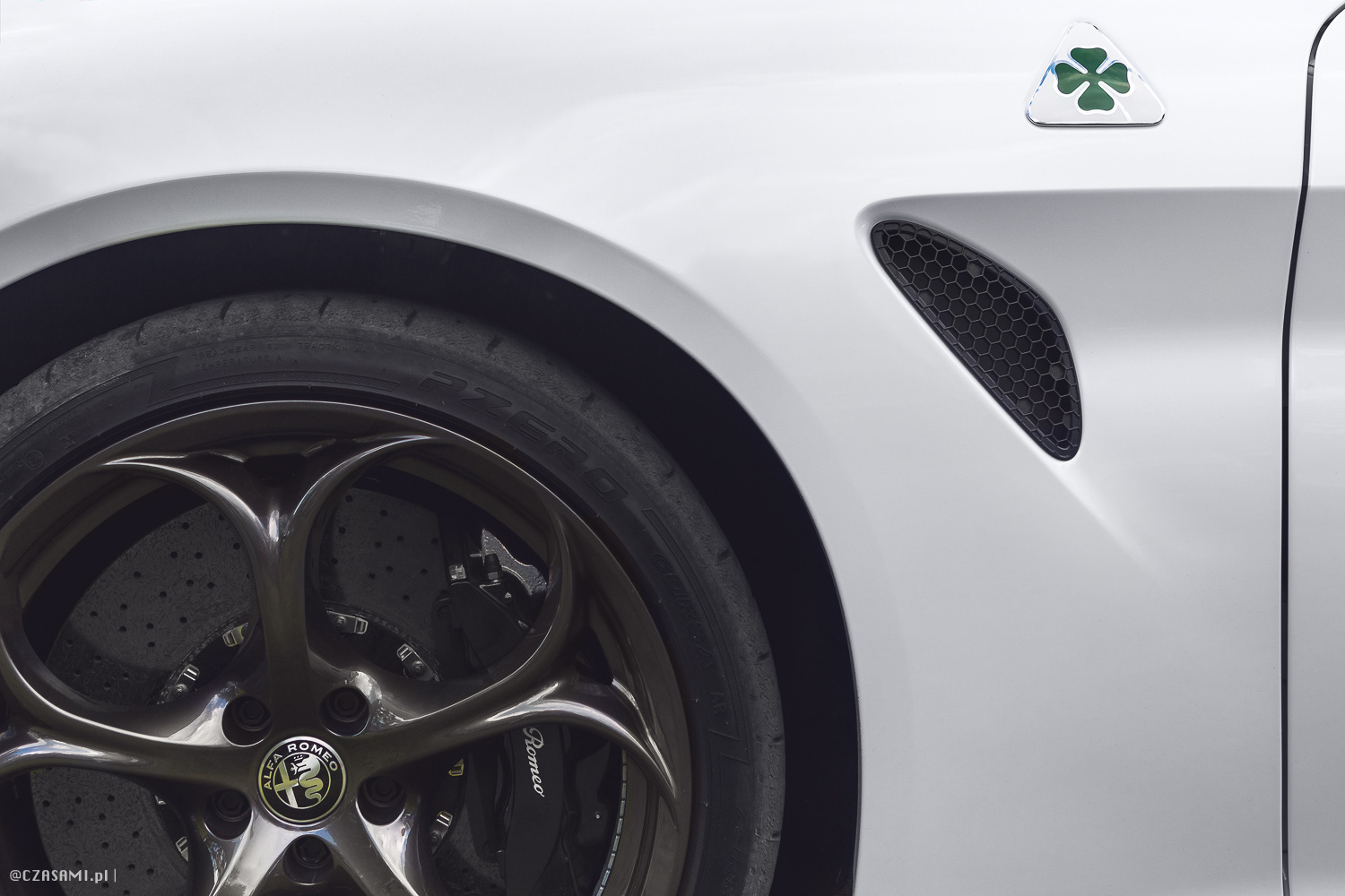 Alfa Romeo Giulia Quadrifoglio. Forzaitalia 2016. Fotografia motoryzacyjna CZASAMI.pl