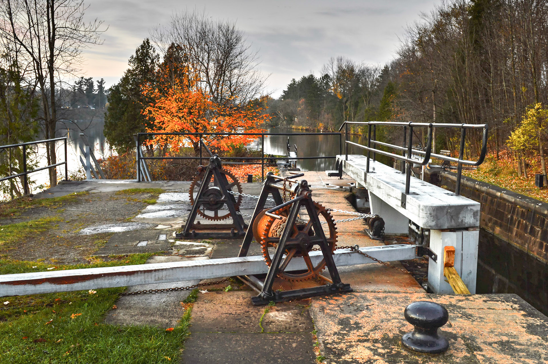 The winch mechanism of of of the gates at the Manotick Locks