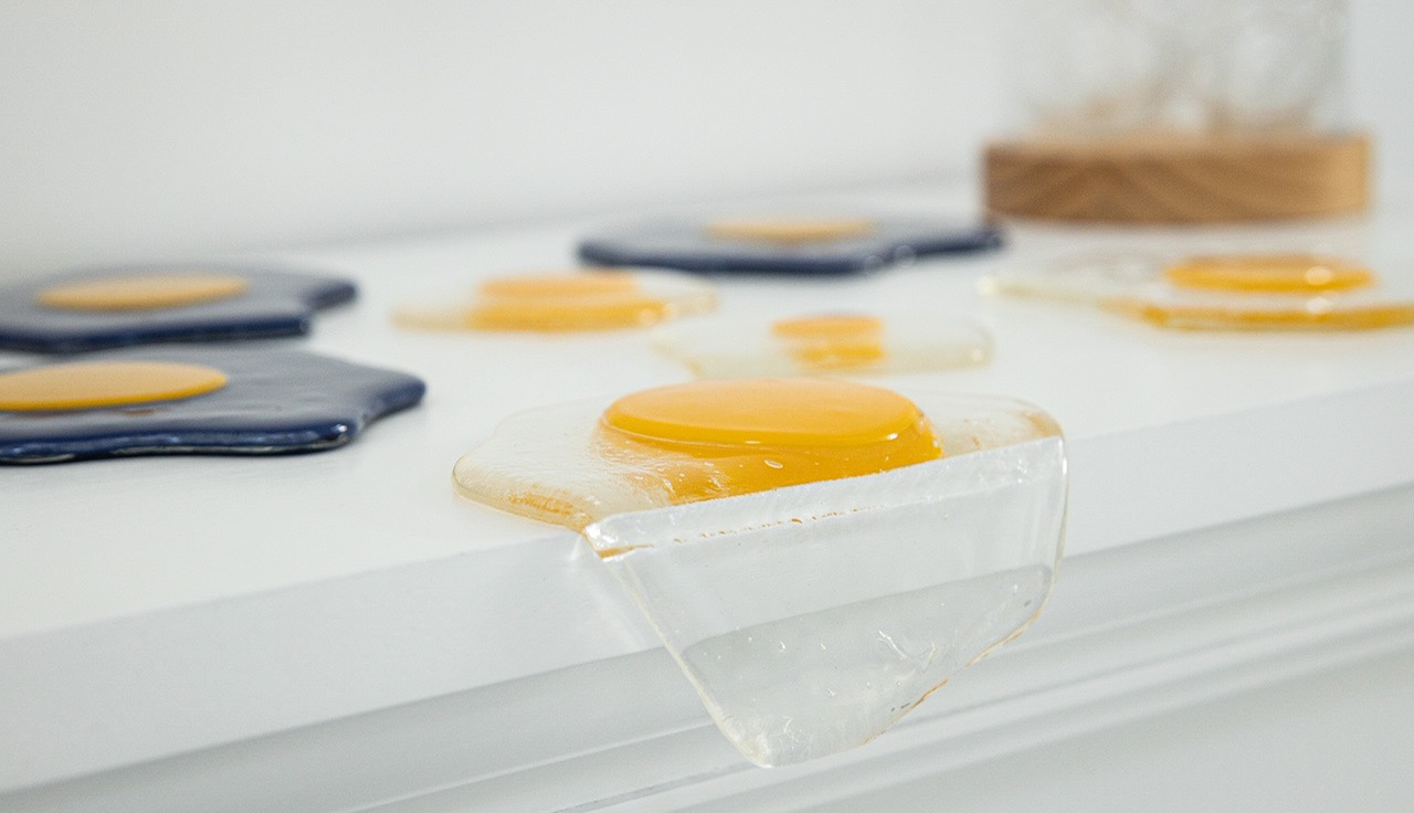 Eggs mini | Glass, Kiln-Formed | 5 X 5 1/2 X 0,24 inches