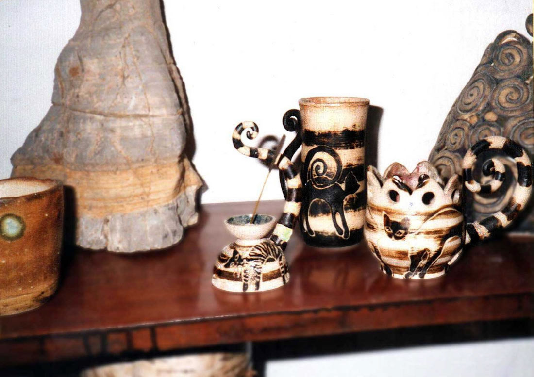 stoneware, engobe, sgrafitto
