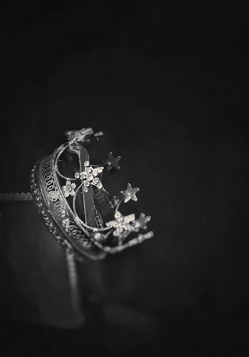 Image By Suzanne Goodwin - Abdication
