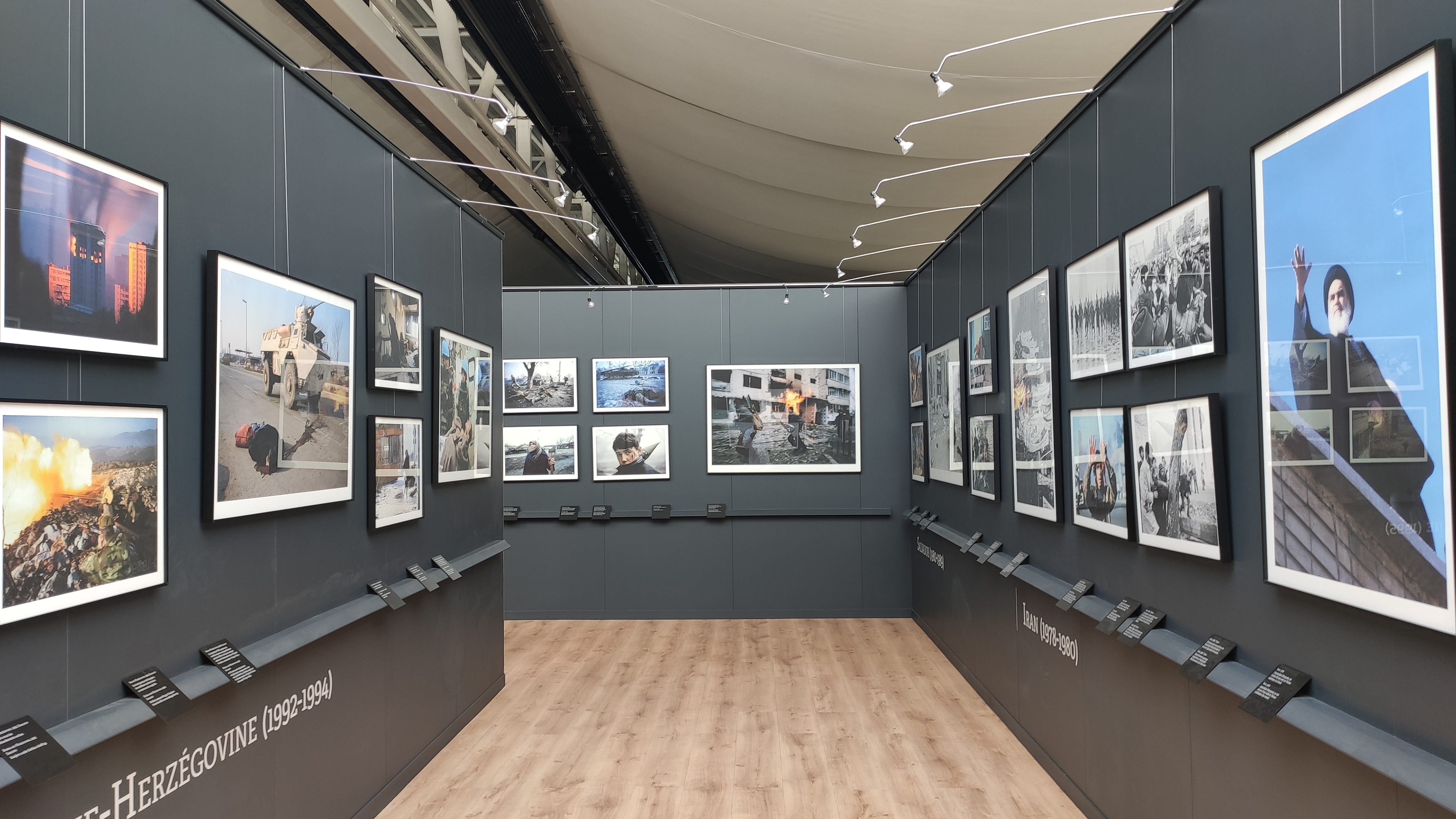 Papiers photo encadrés - Mémorial de Caen