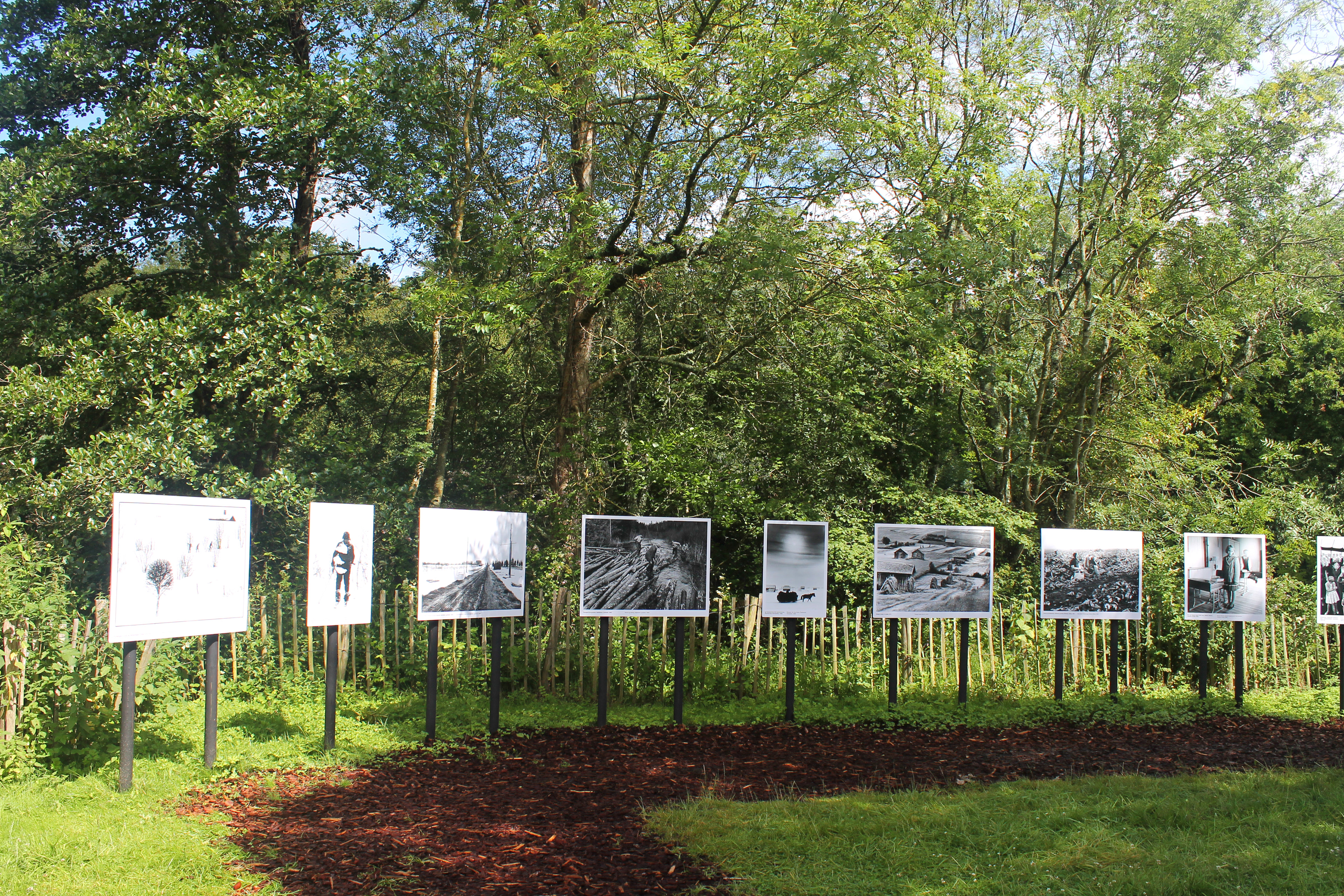 Dibond sur structures autoportantes - Festival Photo La Gacilly