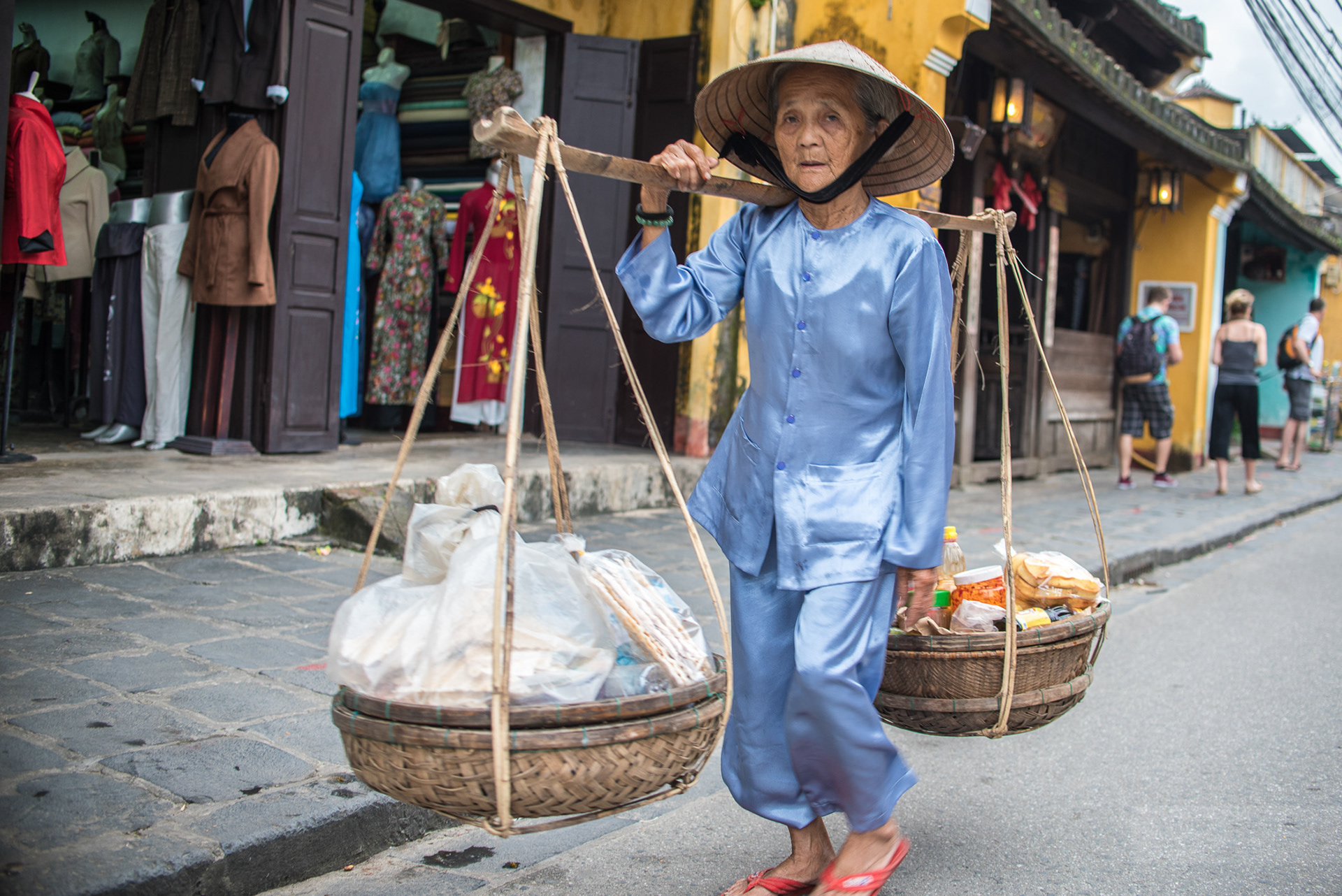 Народ во вьетнаме 3. Йенвьен(Вьетнам) Пинсян. Вьетнамский костюм. Одежда вьетнамца Повседневная. Вьетнамский народный костюм.