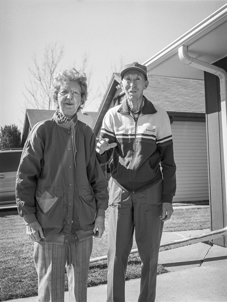 Leaving and waving, 4/2000