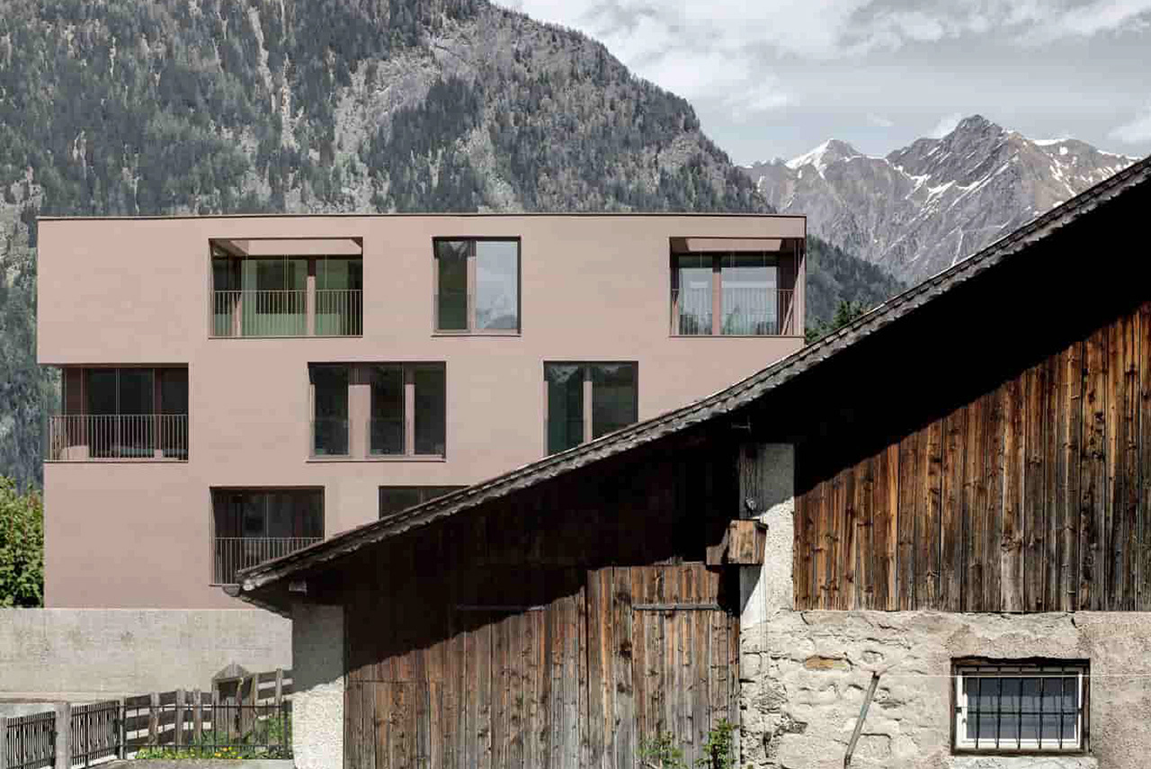 PEDEVILLA ARCHITECTS . Feuerwehrhalle Vierschach (I)