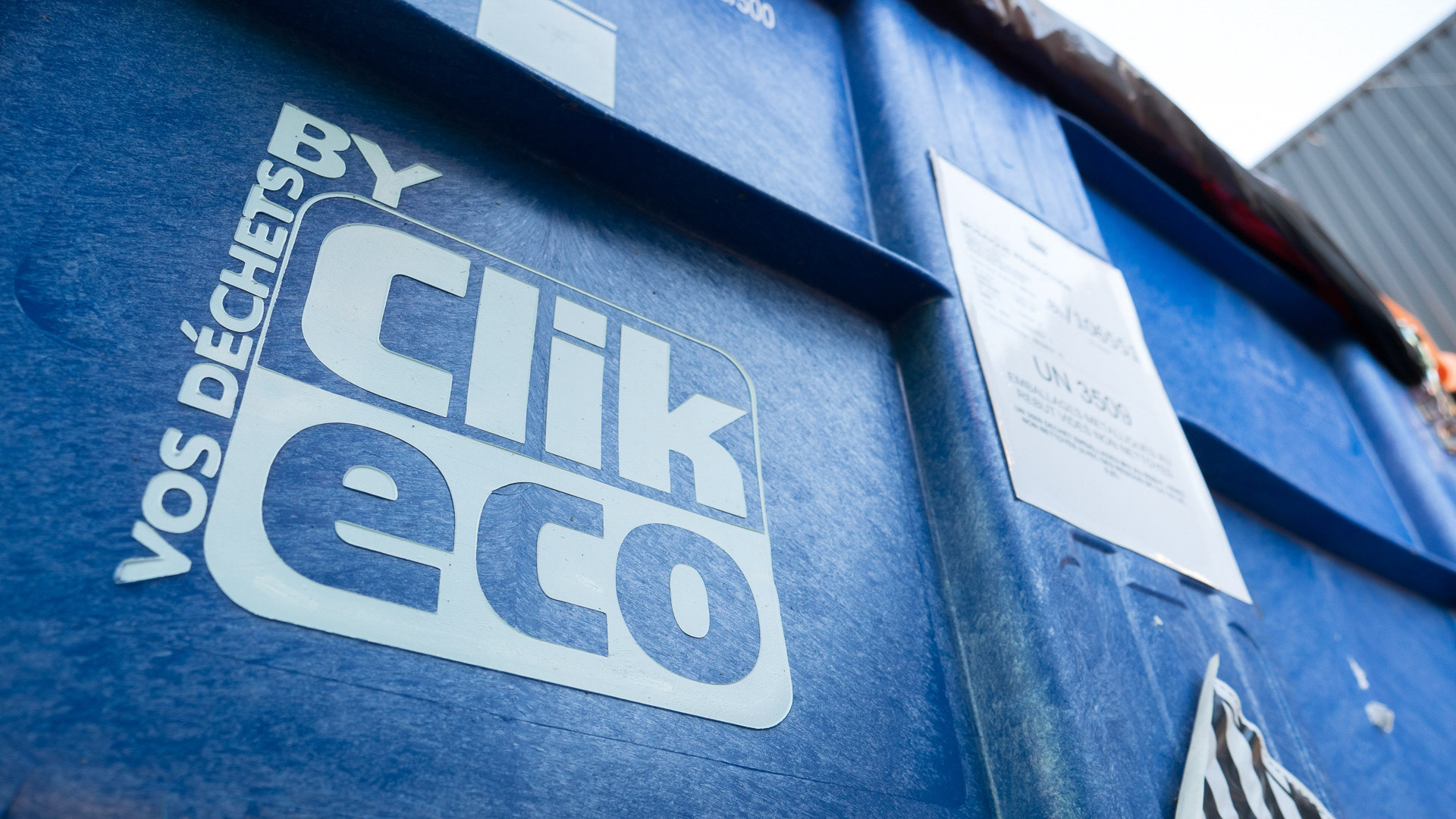 PRODUITS CHIMIQUES : recyclage des pots de peinture