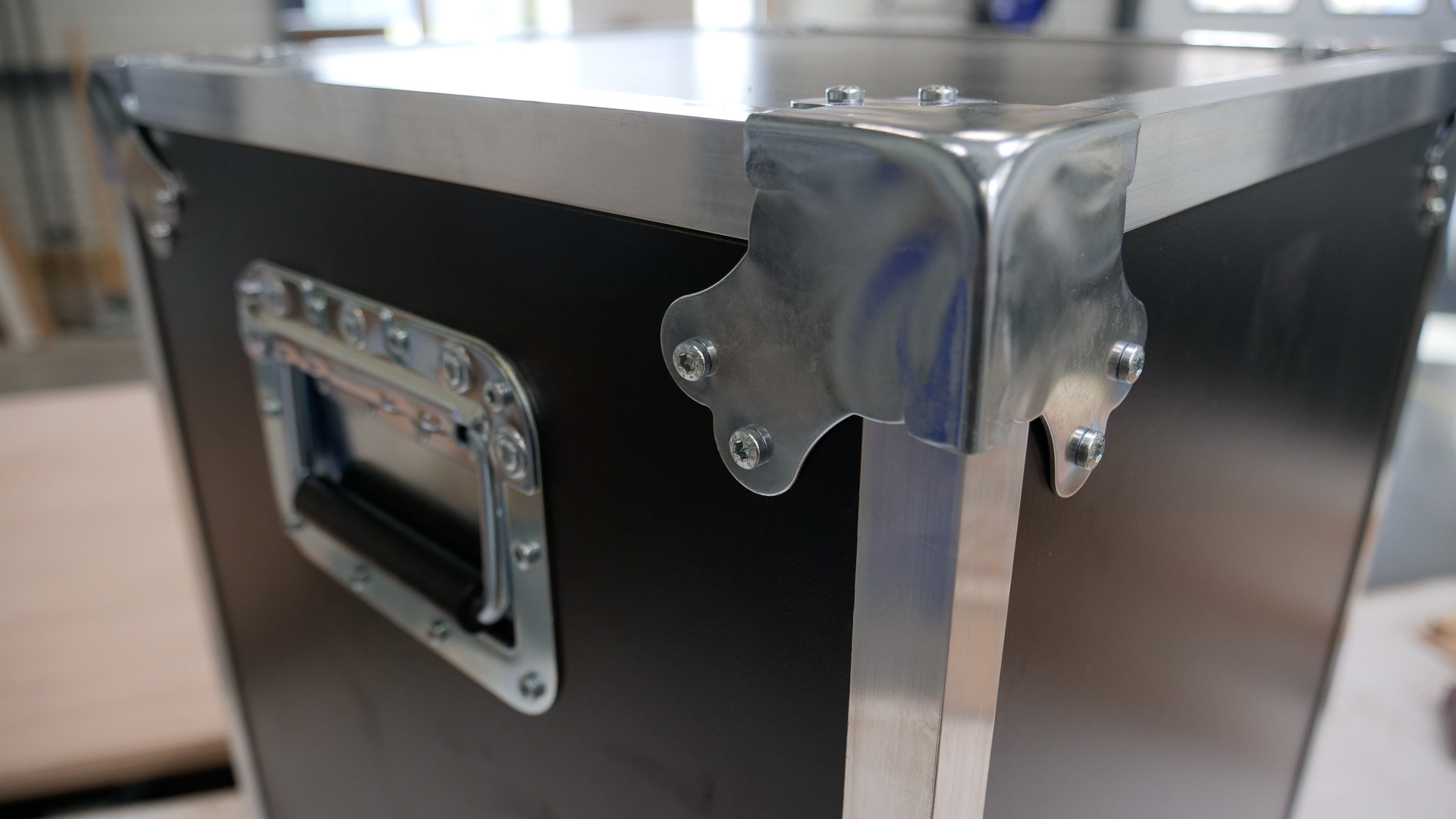 Prototype d'un flycase décoratif pour du mobilier de bureau