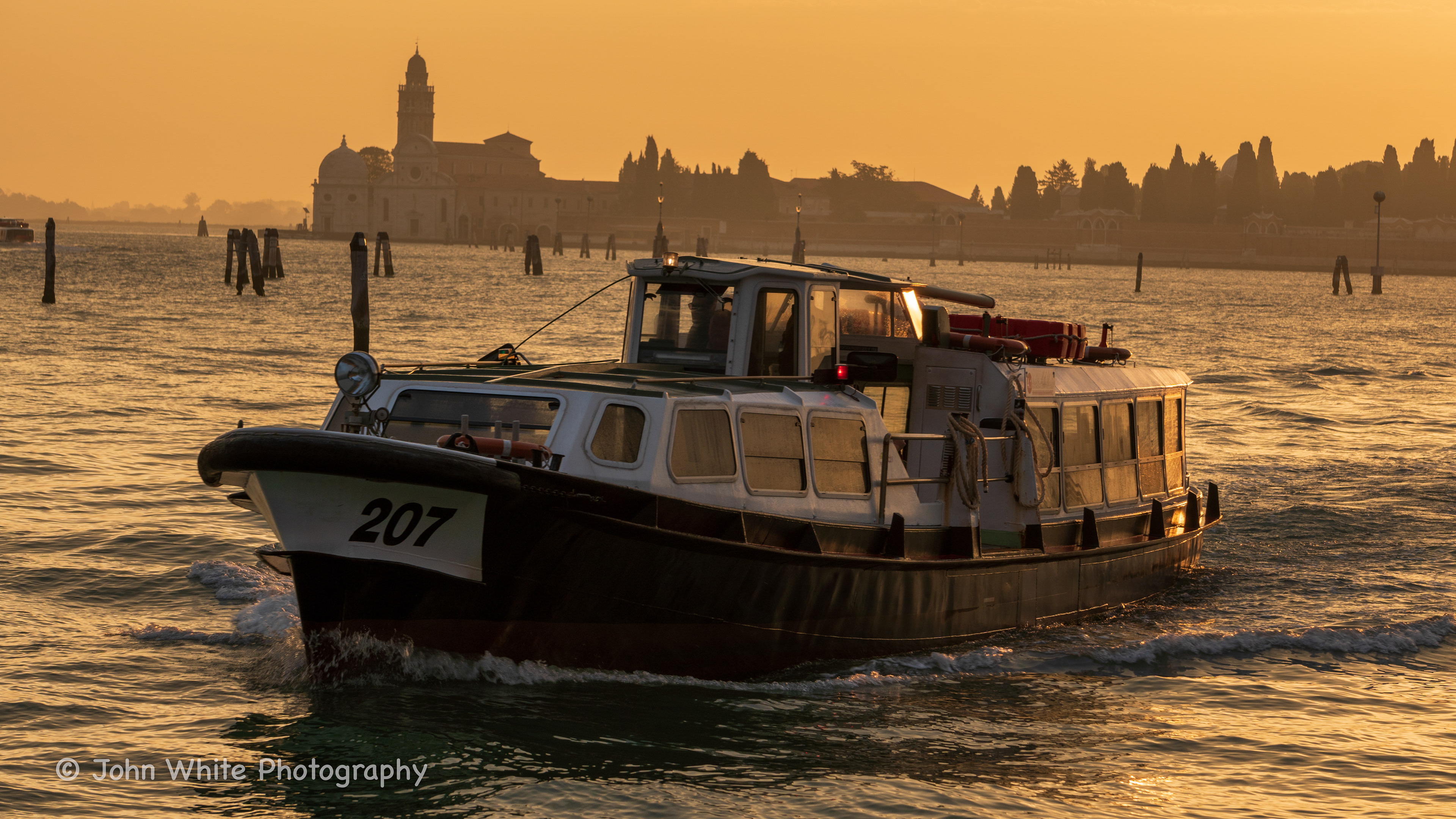 sunrise boat venice