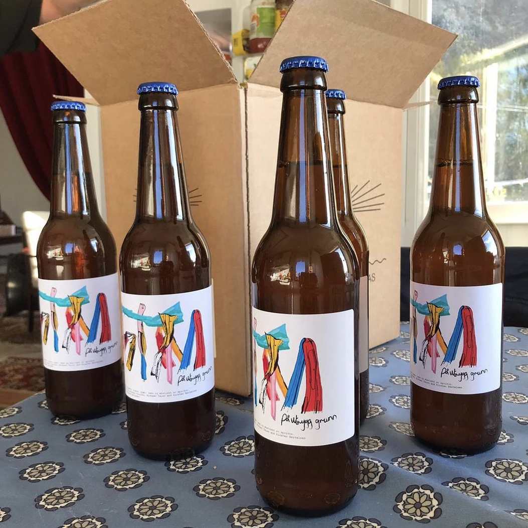'På utrygg grunn' artist beer label for Stokkøy Bryggeri