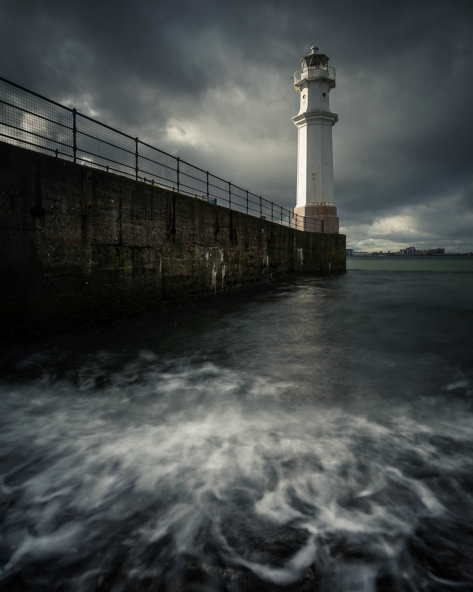 NEWHAVEN LIGHTHOUSE