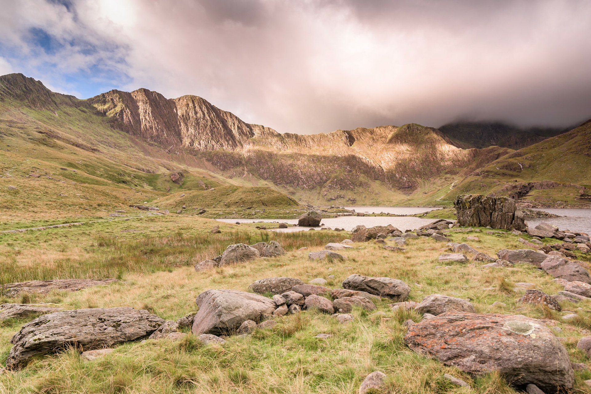 Early morning light over Llyn Llydaw, Snowdonia, Wales, UK