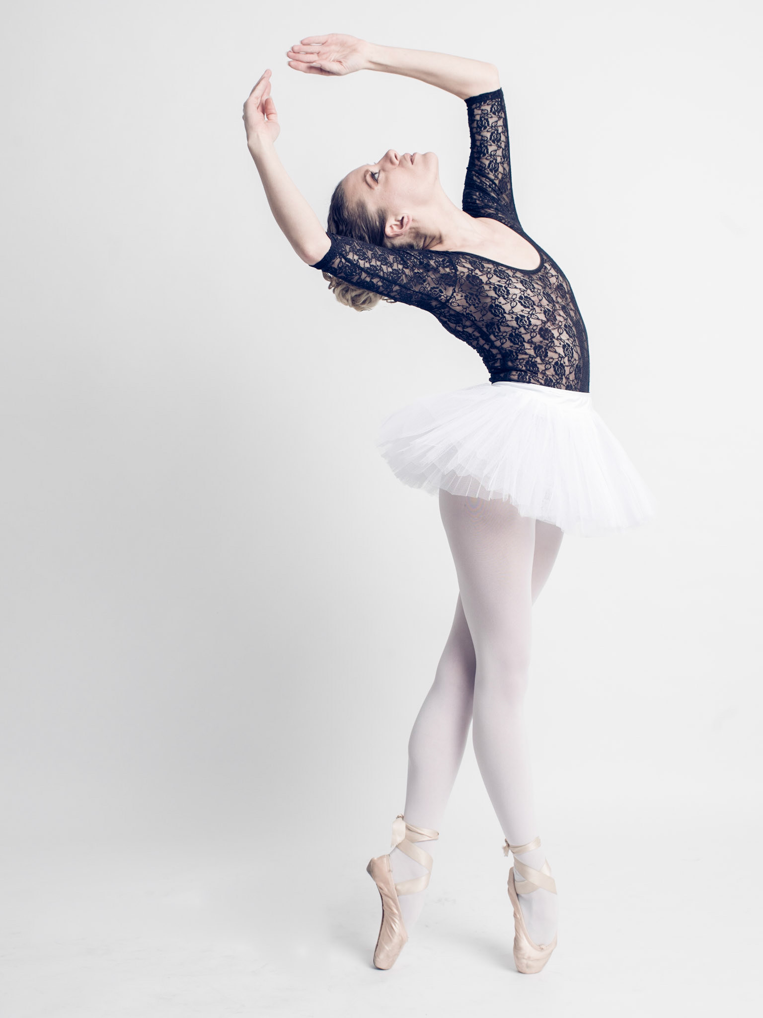 Model: Elle Black