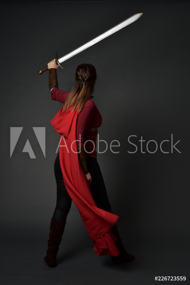 2 мечей женщина. Фото полный рост женщина меч. Woman with Sword reference.