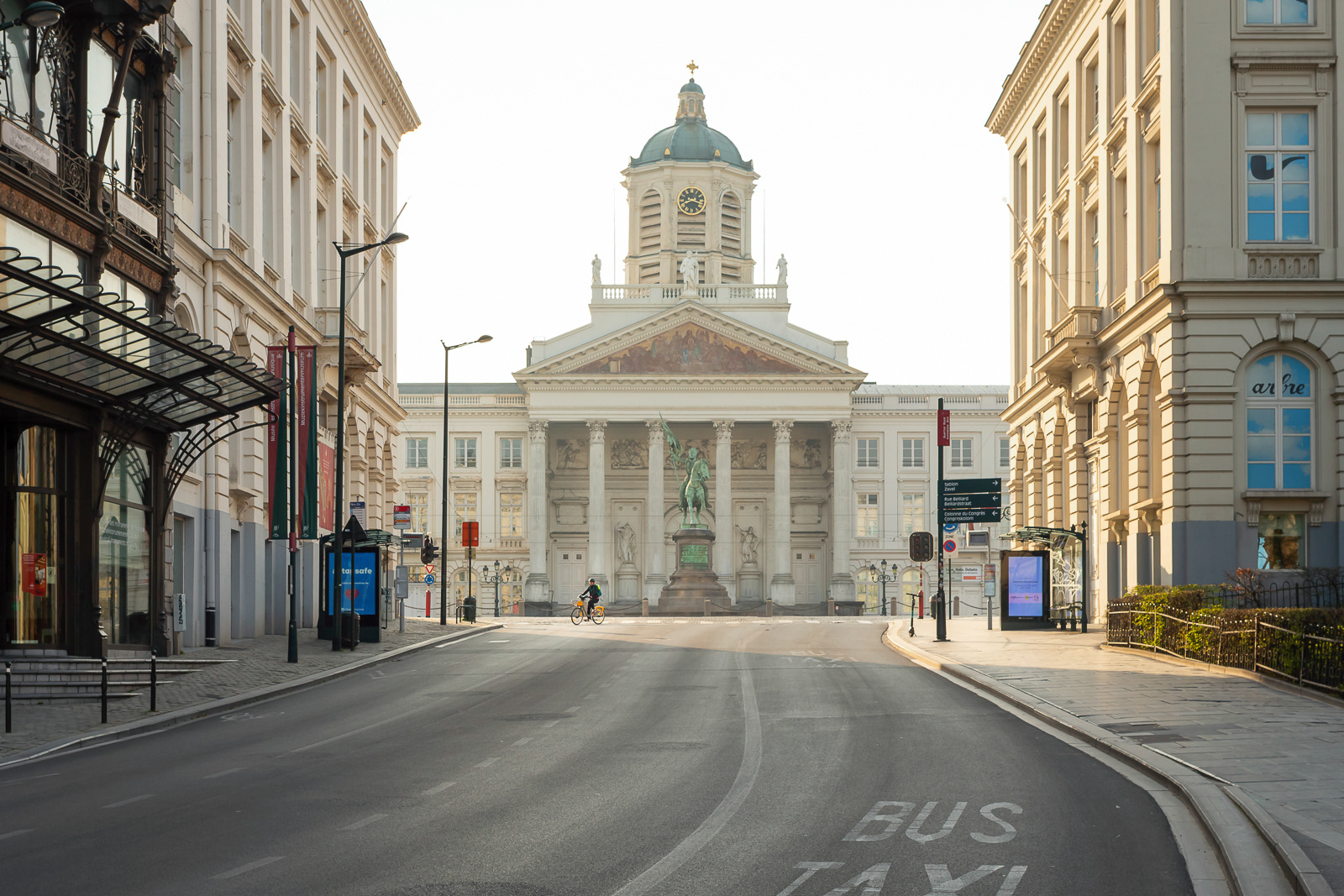 Rue Montagne de la Cour