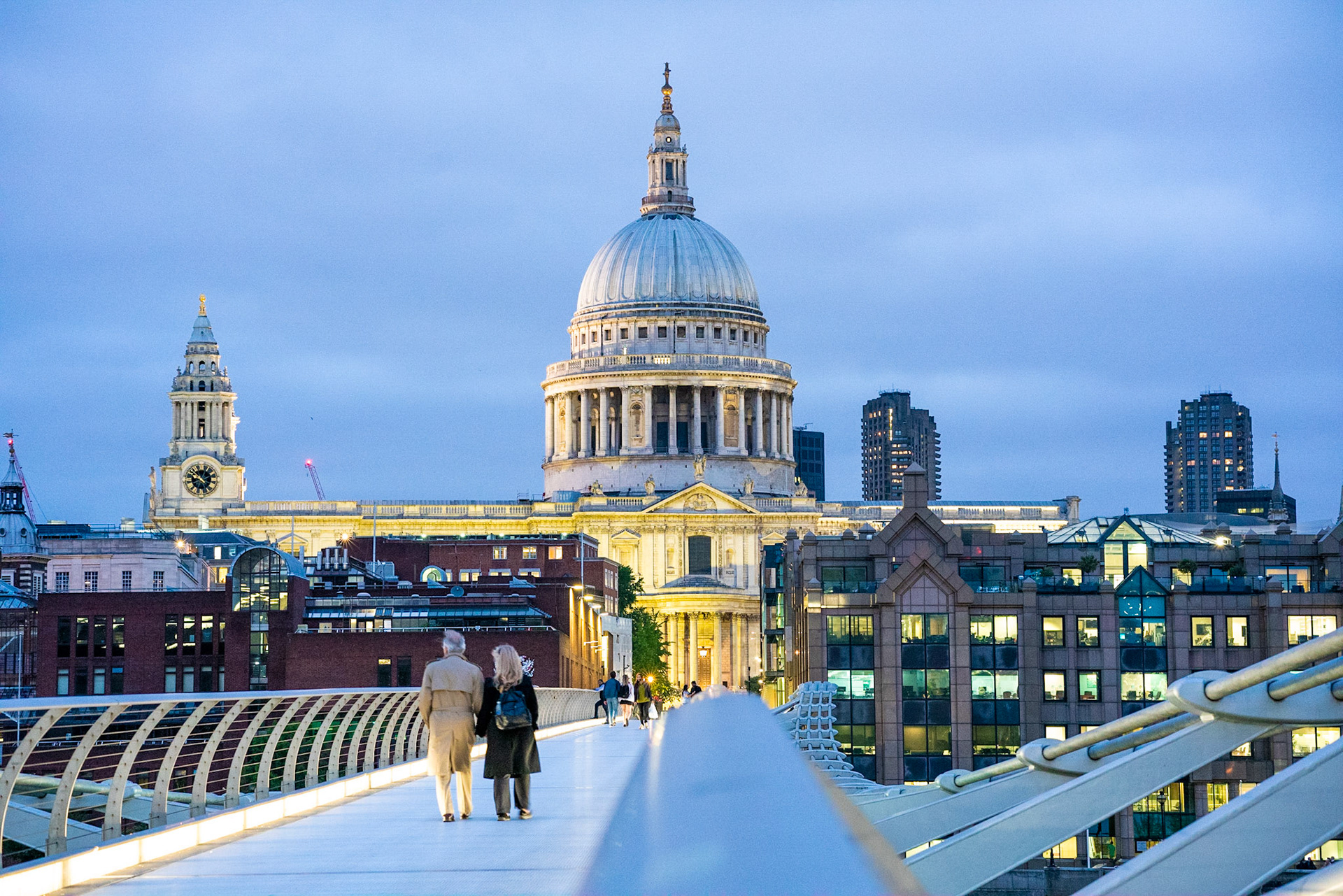 Had dinner down on the South Bank tonight and I went out to take this photo.