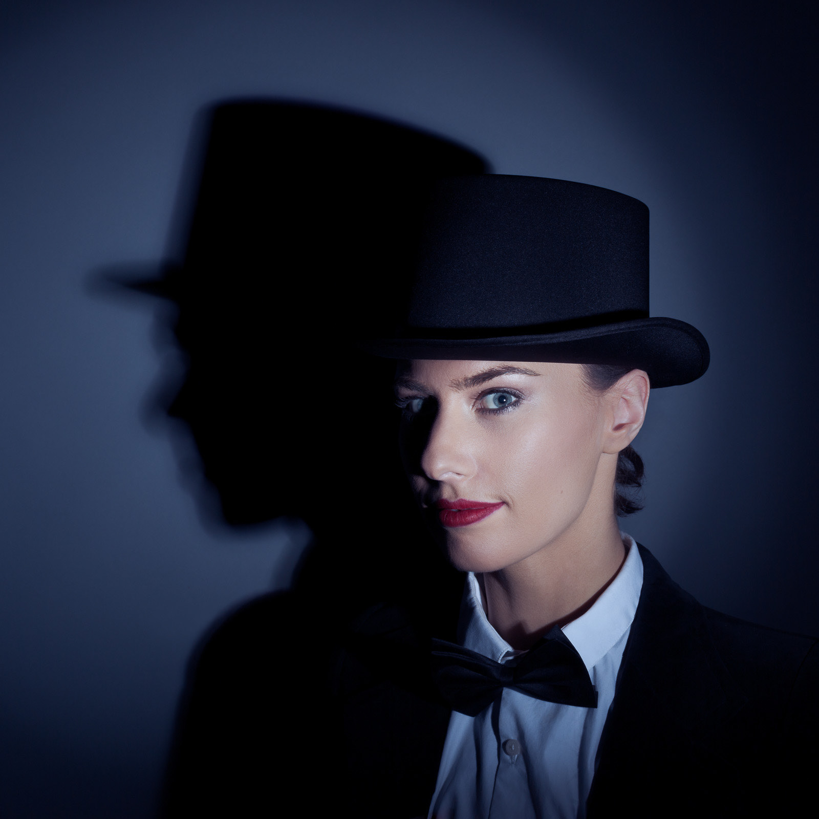 Cabaret Dancer, project dedicated to artists. Photo by © Ewa BRYKOWSKA, collaboration with Jamal AZZIOUI. All Rights Reserved.