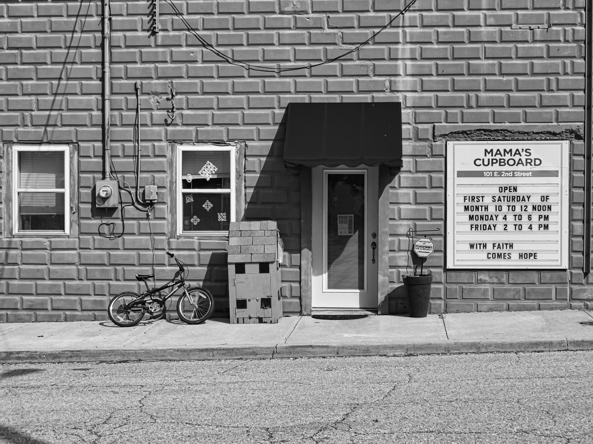 Black & White 00253